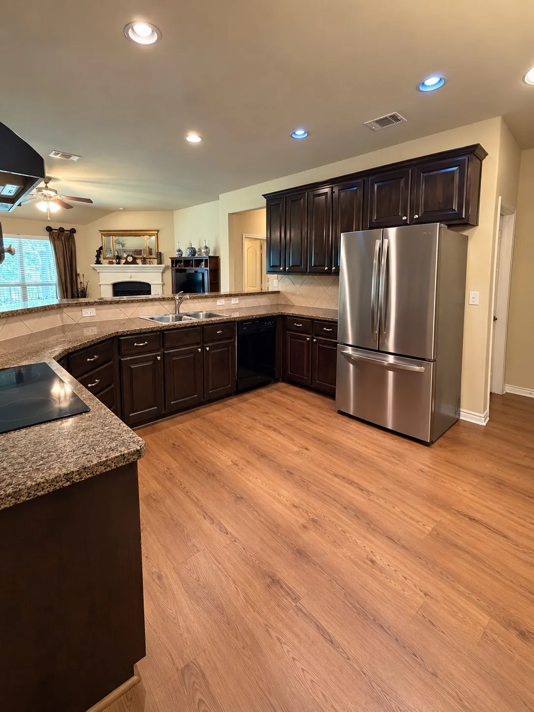 Single Family Residence For Sale in Collin County , 812 Scotland Way, Wylie, Texas 75098, 3 Bedroom, 2 Bathroom, 2 Garage spaces, 1,807 Sqft, built in 2013, mls#21395938, Real Estate Agent in Wylie, Homes For Sale in Collin county, Homes For Sale in Wylie, Realtor in Wylie Texas, Real Estate Brokerage Independent Realty Texas, Luminita Cordes Realtor