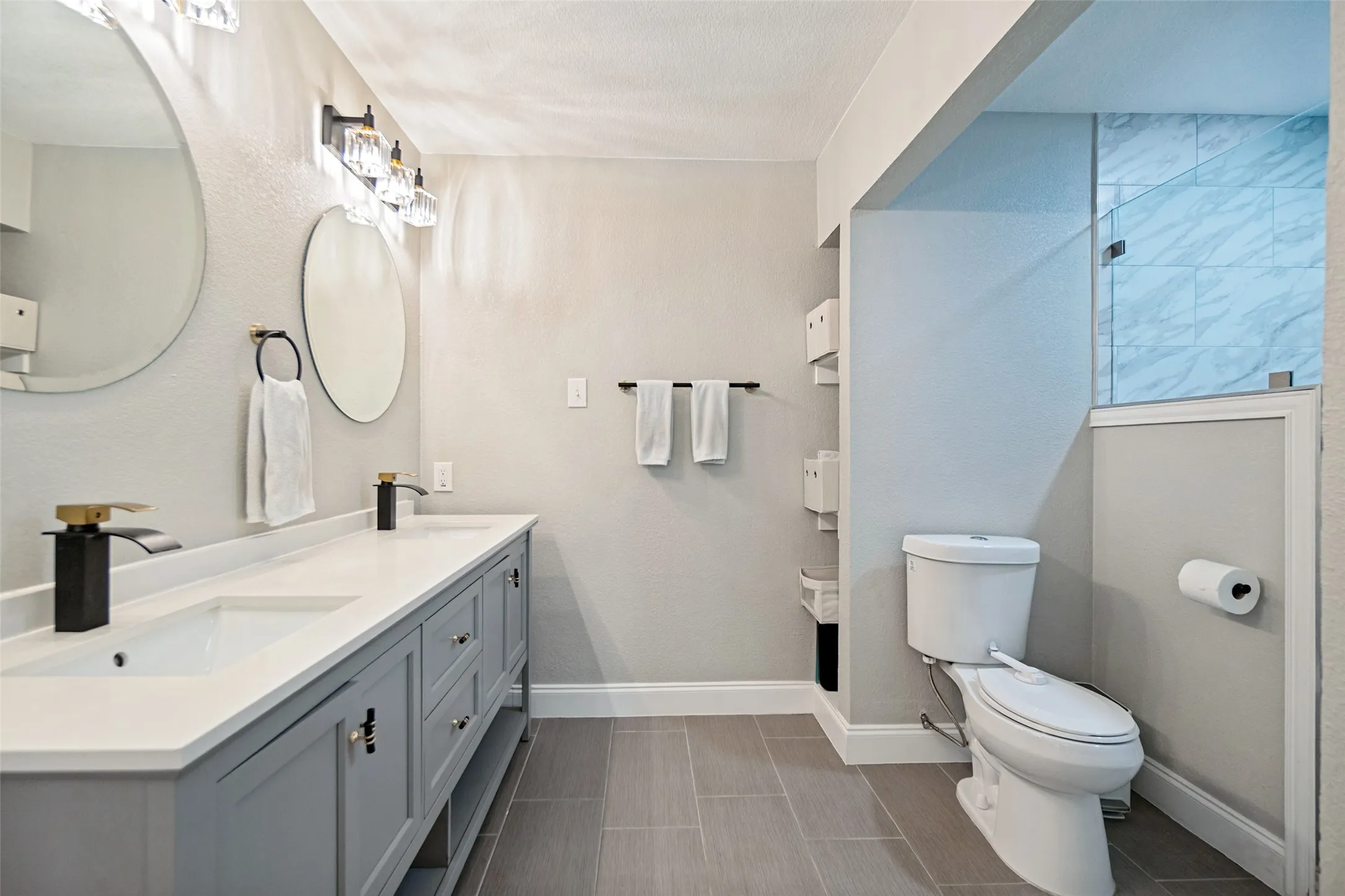 Single Family Residence For Sale in Dallas County , 4137 Candlenut Lane, Dallas, Texas 75244, 4 Bedroom, 3 Bathroom, 2 Garage spaces, 2,254 Sqft, built in 1968, mls#21395670, Real Estate Agent in Dallas, Homes For Sale in Dallas county, Homes For Sale in Dallas, Realtor in Dallas Texas, Real Estate Brokerage Independent Realty Texas, Luminita Cordes Realtor