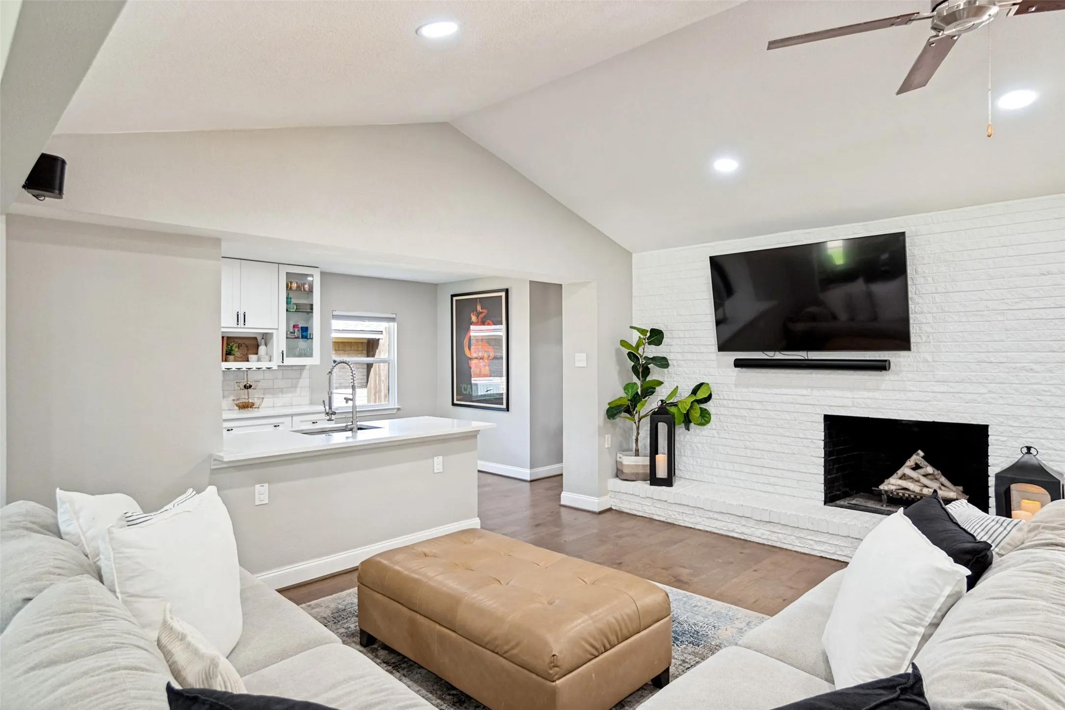Single Family Residence For Sale in Dallas County , 4137 Candlenut Lane, Dallas, Texas 75244, 4 Bedroom, 3 Bathroom, 2 Garage spaces, 2,254 Sqft, built in 1968, mls#21395670, Real Estate Agent in Dallas, Homes For Sale in Dallas county, Homes For Sale in Dallas, Realtor in Dallas Texas, Real Estate Brokerage Independent Realty Texas, Luminita Cordes Realtor