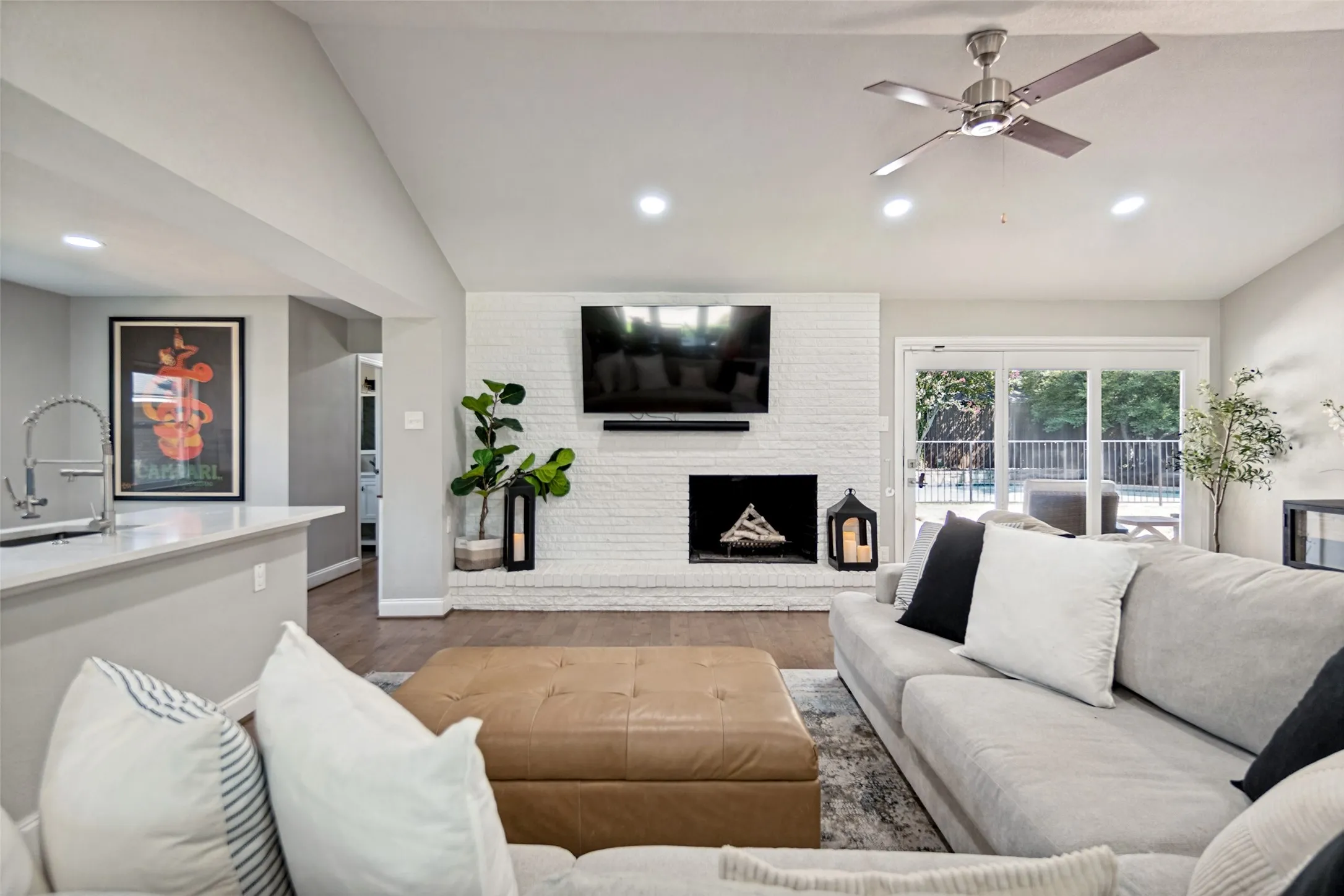 Single Family Residence For Sale in Dallas County , 4137 Candlenut Lane, Dallas, Texas 75244, 4 Bedroom, 3 Bathroom, 2 Garage spaces, 2,254 Sqft, built in 1968, mls#21395670, Real Estate Agent in Dallas, Homes For Sale in Dallas county, Homes For Sale in Dallas, Realtor in Dallas Texas, Real Estate Brokerage Independent Realty Texas, Luminita Cordes Realtor