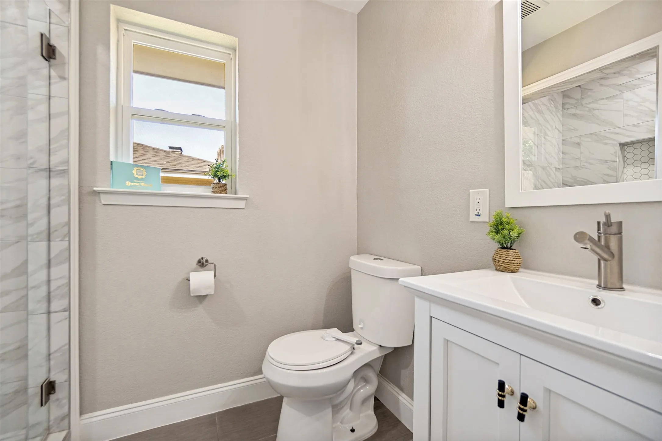 Single Family Residence For Sale in Dallas County , 4137 Candlenut Lane, Dallas, Texas 75244, 4 Bedroom, 3 Bathroom, 2 Garage spaces, 2,254 Sqft, built in 1968, mls#21395670, Real Estate Agent in Dallas, Homes For Sale in Dallas county, Homes For Sale in Dallas, Realtor in Dallas Texas, Real Estate Brokerage Independent Realty Texas, Luminita Cordes Realtor
