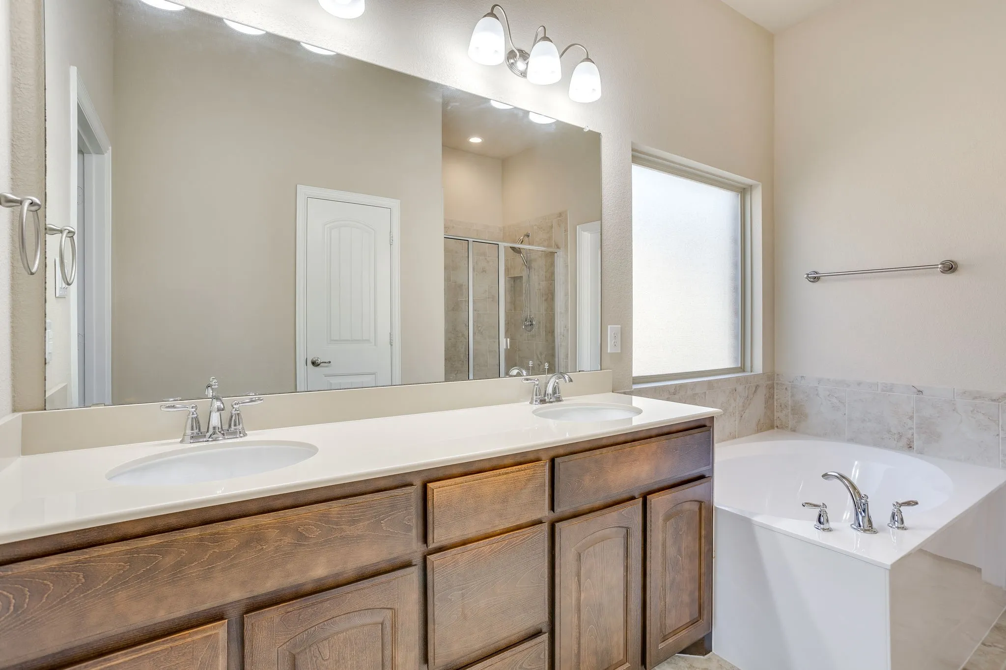 Single Family Residence For Rent in Parker County , 105 Mineral Point Drive, Aledo, Texas 76008, 3 Bedroom, 2 Bathroom, 2 Garage spaces, 1,849 Sqft, built in 2017, mls#21395868, Real Estate Agent in Aledo, Homes For Rent in Parker county, Homes For Rent in Aledo, Realtor in Aledo Texas, Real Estate Brokerage Independent Realty Texas, Luminita Cordes Realtor