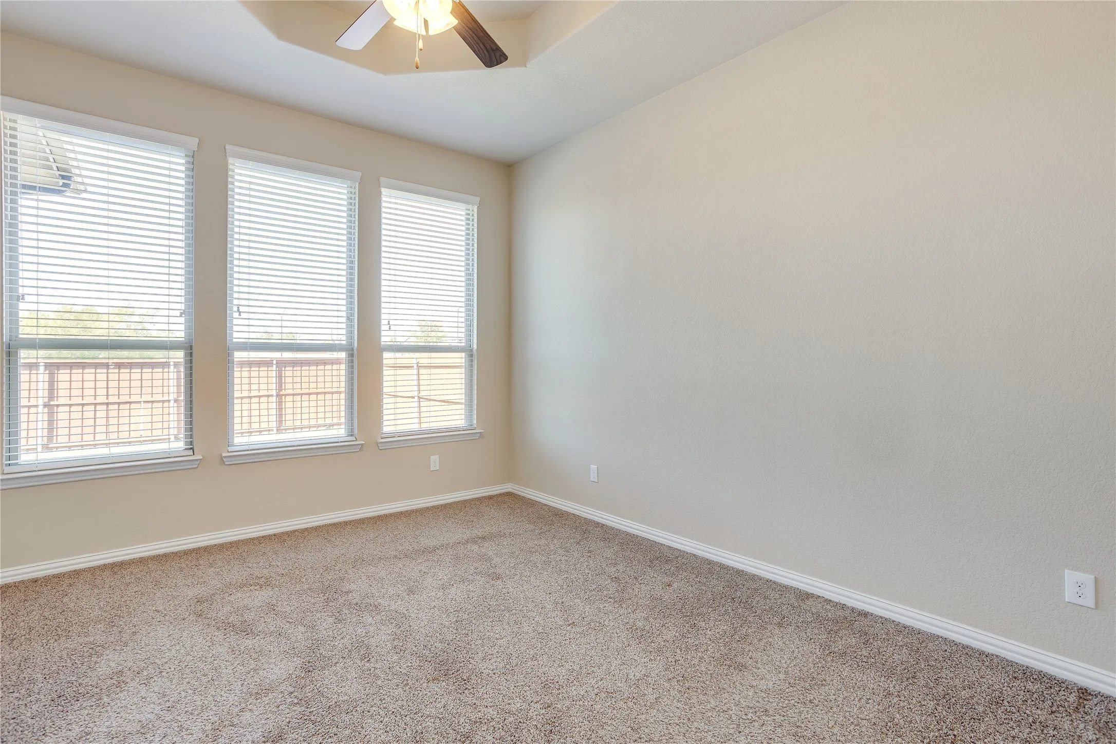 Single Family Residence For Rent in Parker County , 105 Mineral Point Drive, Aledo, Texas 76008, 3 Bedroom, 2 Bathroom, 2 Garage spaces, 1,849 Sqft, built in 2017, mls#21395868, Real Estate Agent in Aledo, Homes For Rent in Parker county, Homes For Rent in Aledo, Realtor in Aledo Texas, Real Estate Brokerage Independent Realty Texas, Luminita Cordes Realtor