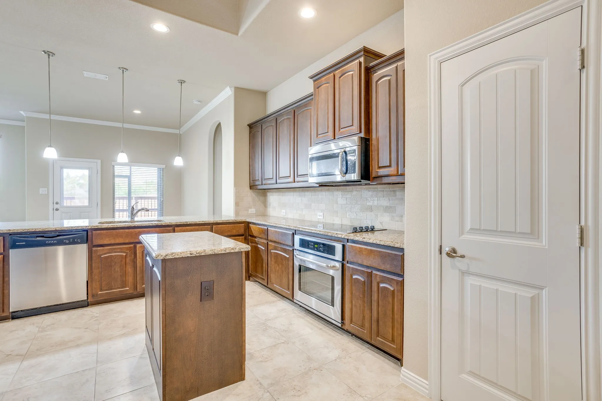Single Family Residence For Rent in Parker County , 105 Mineral Point Drive, Aledo, Texas 76008, 3 Bedroom, 2 Bathroom, 2 Garage spaces, 1,849 Sqft, built in 2017, mls#21395868, Real Estate Agent in Aledo, Homes For Rent in Parker county, Homes For Rent in Aledo, Realtor in Aledo Texas, Real Estate Brokerage Independent Realty Texas, Luminita Cordes Realtor