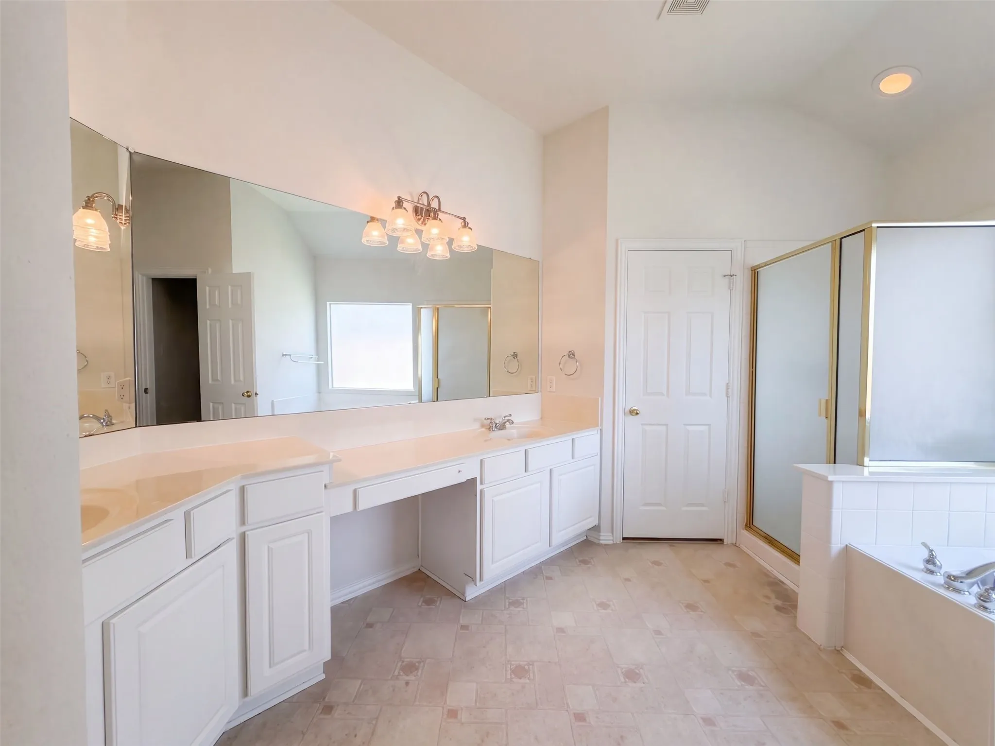 Single Family Residence For Sale in Collin County , 6312 Candletree Lane, Mc Kinney, Texas 75070, 3 Bedroom, 2 Bathroom, 2 Garage spaces, 1,896 Sqft, built in 2002, mls#21395945, Real Estate Agent in Mc Kinney, Homes For Sale in Collin county, Homes For Sale in Mc Kinney, Realtor in Mc Kinney Texas, Real Estate Brokerage Independent Realty Texas, Luminita Cordes Realtor