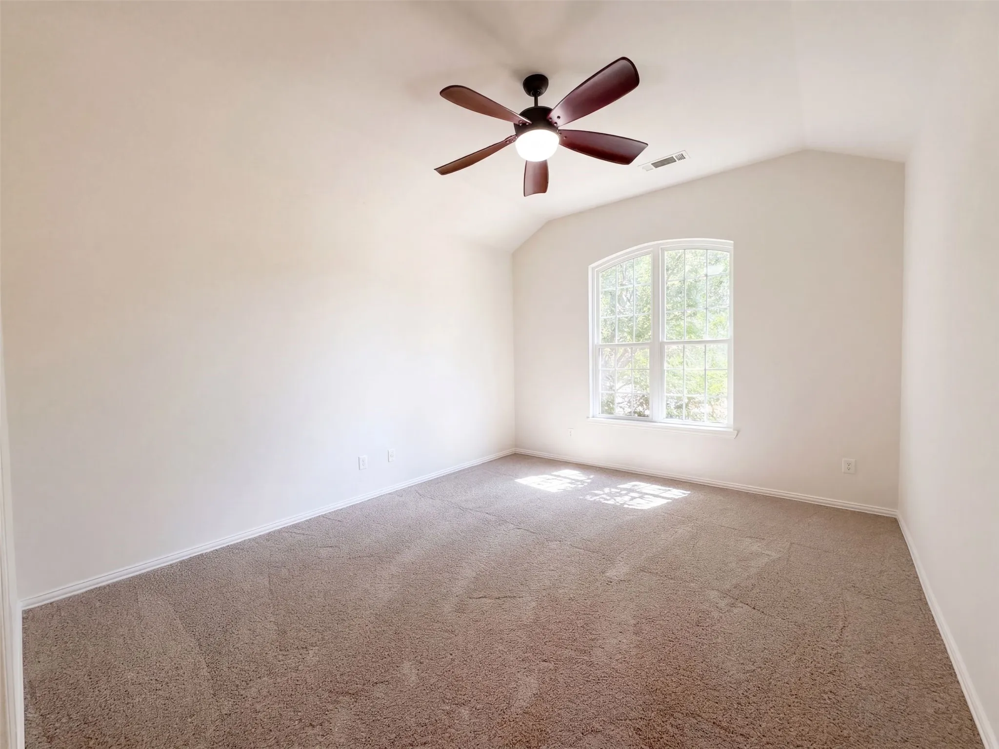 Single Family Residence For Sale in Collin County , 6312 Candletree Lane, Mc Kinney, Texas 75070, 3 Bedroom, 2 Bathroom, 2 Garage spaces, 1,896 Sqft, built in 2002, mls#21395945, Real Estate Agent in Mc Kinney, Homes For Sale in Collin county, Homes For Sale in Mc Kinney, Realtor in Mc Kinney Texas, Real Estate Brokerage Independent Realty Texas, Luminita Cordes Realtor