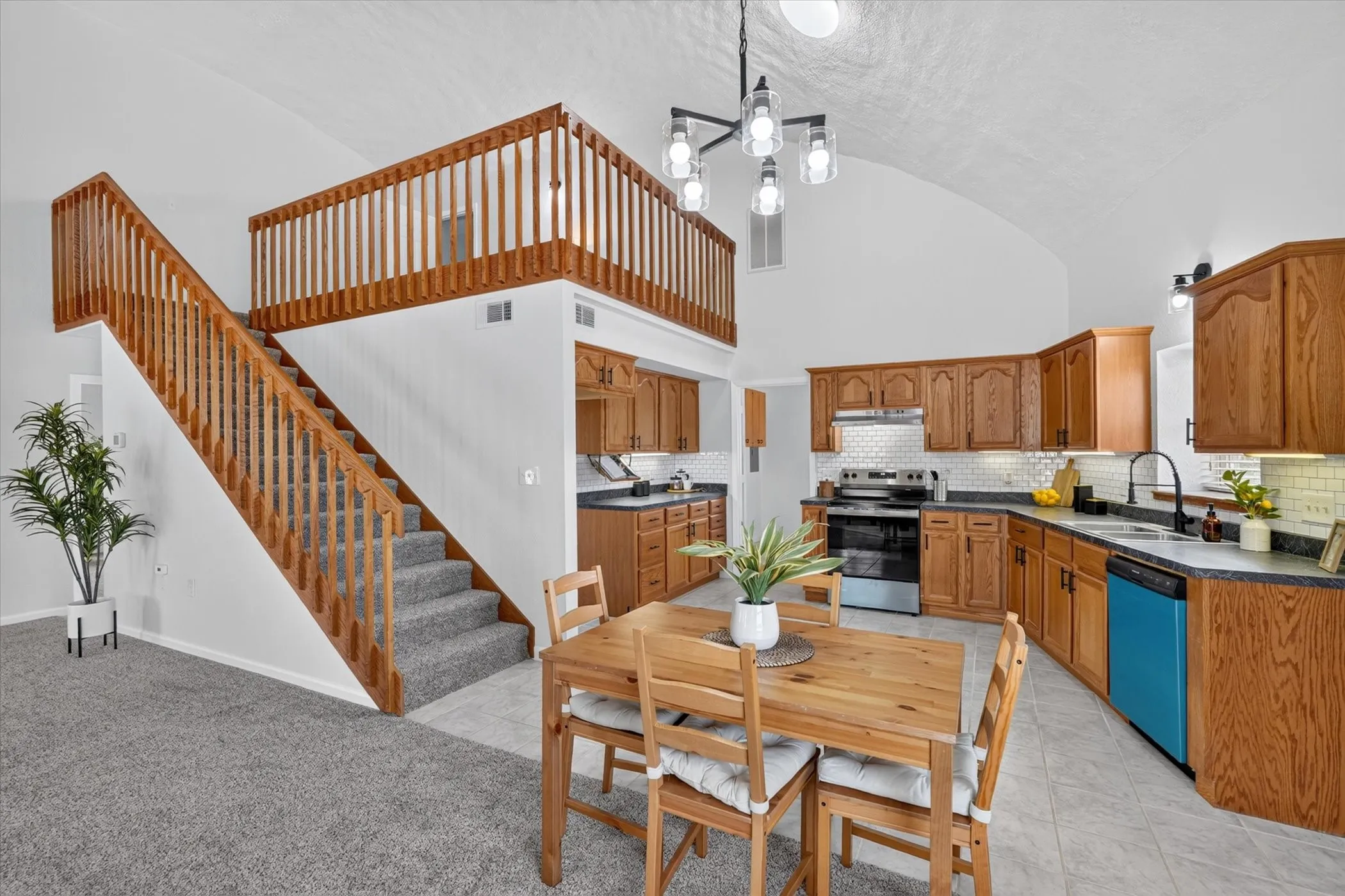 Single Family Residence For Sale in Johnson County , 9530 Johns Road, Alvarado, Texas 76009, 3 Bedroom, 2 Bathroom, 2 Garage spaces, 1,353 Sqft, built in 2003, mls#21395669, Real Estate Agent in Alvarado, Homes For Sale in Johnson county, Homes For Sale in Alvarado, Realtor in Alvarado Texas, Real Estate Brokerage Independent Realty Texas, Luminita Cordes Realtor