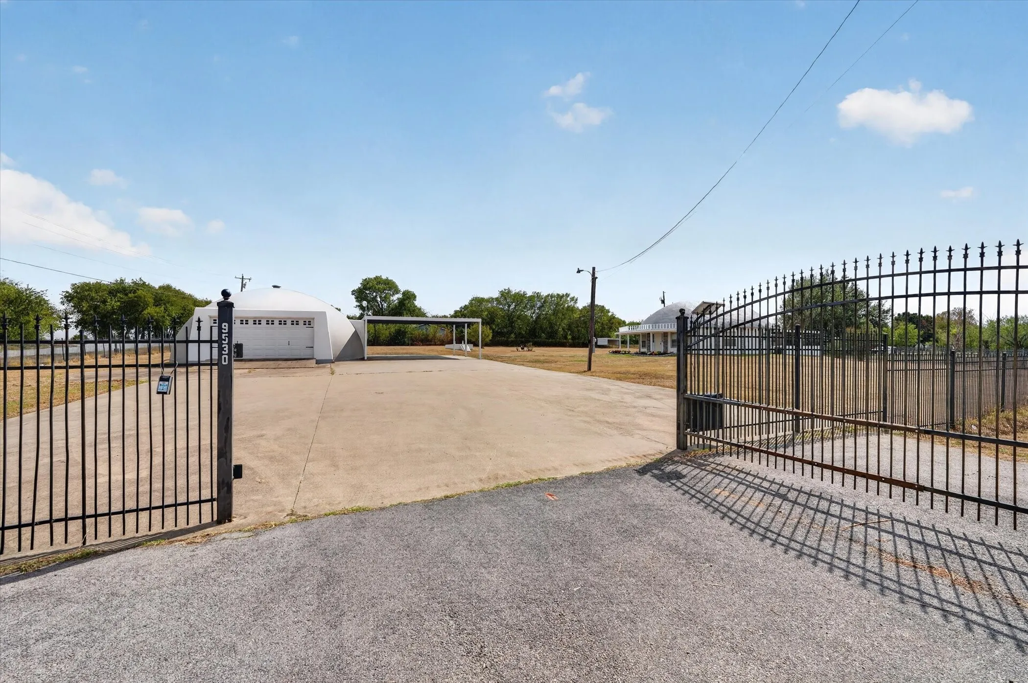 Single Family Residence For Sale in Johnson County , 9530 Johns Road, Alvarado, Texas 76009, 3 Bedroom, 2 Bathroom, 2 Garage spaces, 1,353 Sqft, built in 2003, mls#21395669, Real Estate Agent in Alvarado, Homes For Sale in Johnson county, Homes For Sale in Alvarado, Realtor in Alvarado Texas, Real Estate Brokerage Independent Realty Texas, Luminita Cordes Realtor