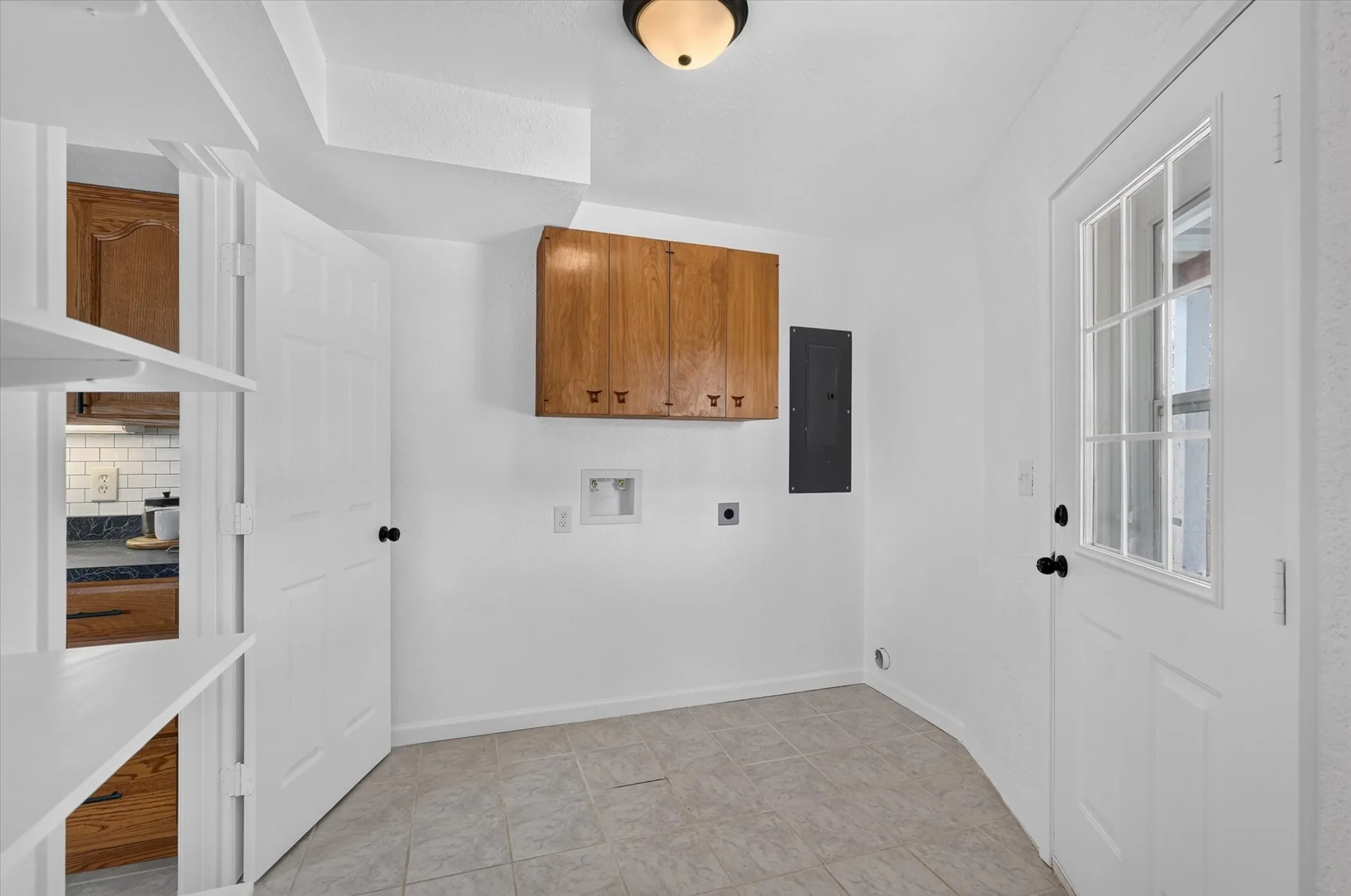 Single Family Residence For Sale in Johnson County , 9530 Johns Road, Alvarado, Texas 76009, 3 Bedroom, 2 Bathroom, 2 Garage spaces, 1,353 Sqft, built in 2003, mls#21395669, Real Estate Agent in Alvarado, Homes For Sale in Johnson county, Homes For Sale in Alvarado, Realtor in Alvarado Texas, Real Estate Brokerage Independent Realty Texas, Luminita Cordes Realtor