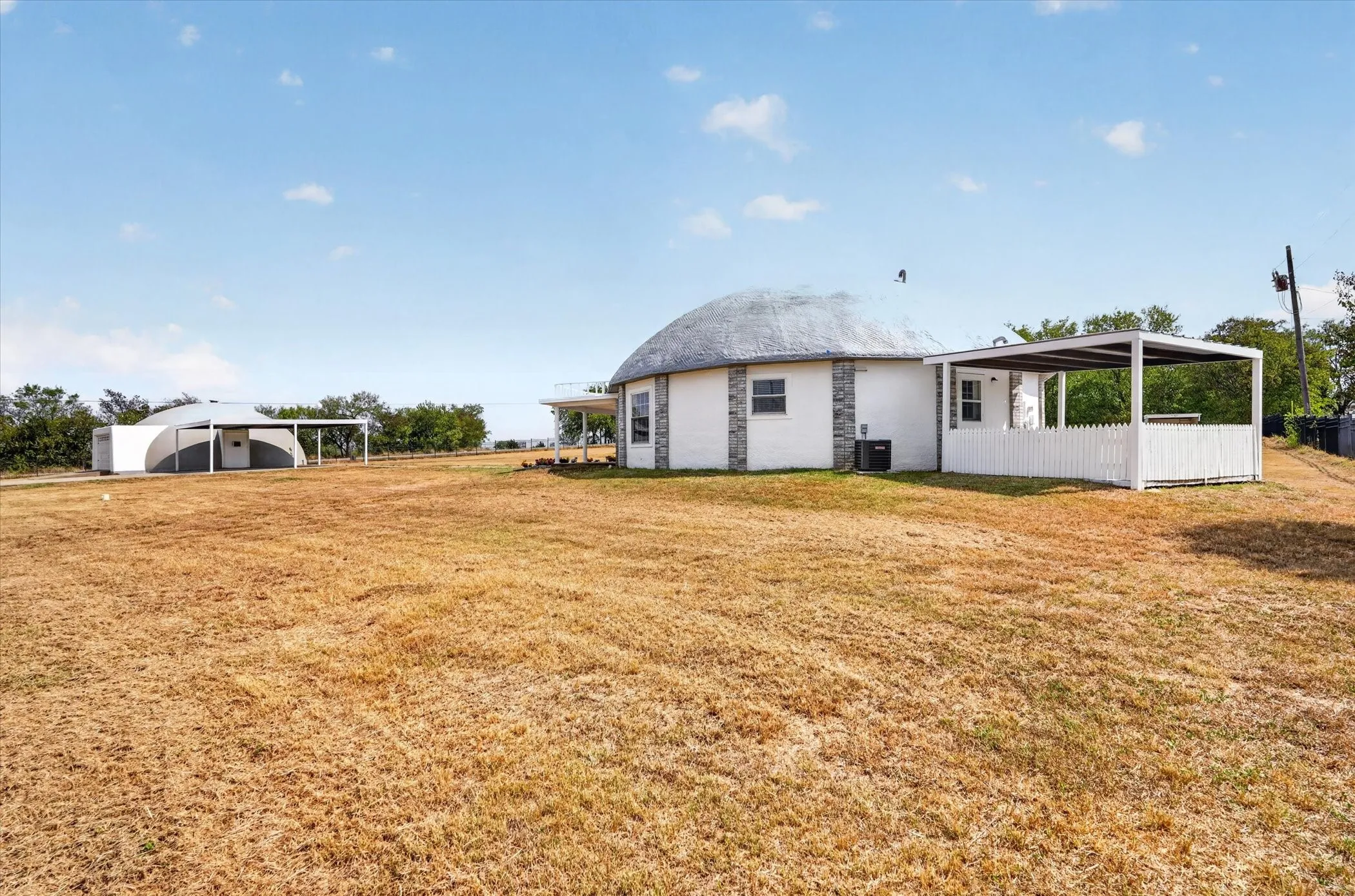 Single Family Residence For Sale in Johnson County , 9530 Johns Road, Alvarado, Texas 76009, 3 Bedroom, 2 Bathroom, 2 Garage spaces, 1,353 Sqft, built in 2003, mls#21395669, Real Estate Agent in Alvarado, Homes For Sale in Johnson county, Homes For Sale in Alvarado, Realtor in Alvarado Texas, Real Estate Brokerage Independent Realty Texas, Luminita Cordes Realtor
