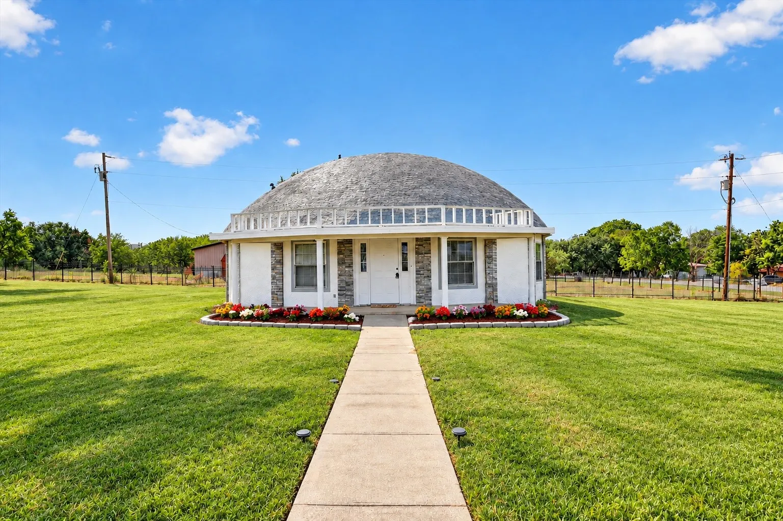 Single Family Residence For Sale in Johnson County , 9530 Johns Road, Alvarado, Texas 76009, 3 Bedroom, 2 Bathroom, 2 Garage spaces, 1,353 Sqft, built in 2003, mls#21395669, Real Estate Agent in Alvarado, Homes For Sale in Johnson county, Homes For Sale in Alvarado, Realtor in Alvarado Texas, Real Estate Brokerage Independent Realty Texas, Luminita Cordes Realtor