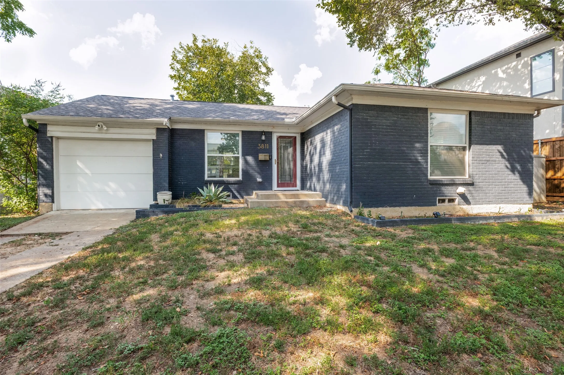 3811 Eaton - Tom Hughes Team - Front of Home