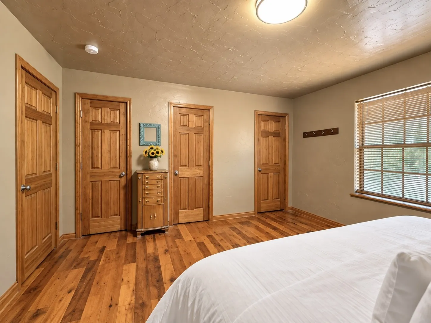 Single Family Residence For Sale in Hunt County , 1420 Arrowhead Drive, West Tawakoni, Texas 75474, 2 Bedroom, 2 Bathroom, Garage spaces, 1,200 Sqft, built in 2002, mls#21394892, Real Estate Agent in West Tawakoni, Homes For Sale in Hunt county, Homes For Sale in West Tawakoni, Realtor in West Tawakoni Texas, Real Estate Brokerage Independent Realty Texas, Luminita Cordes Realtor