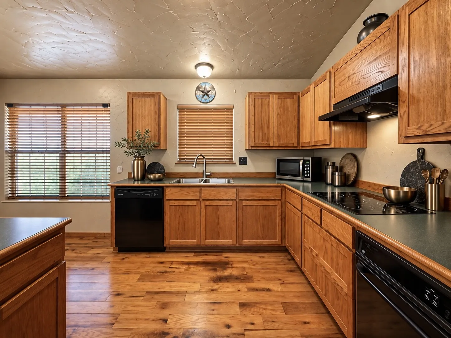 Single Family Residence For Sale in Hunt County , 1420 Arrowhead Drive, West Tawakoni, Texas 75474, 2 Bedroom, 2 Bathroom, Garage spaces, 1,200 Sqft, built in 2002, mls#21394892, Real Estate Agent in West Tawakoni, Homes For Sale in Hunt county, Homes For Sale in West Tawakoni, Realtor in West Tawakoni Texas, Real Estate Brokerage Independent Realty Texas, Luminita Cordes Realtor