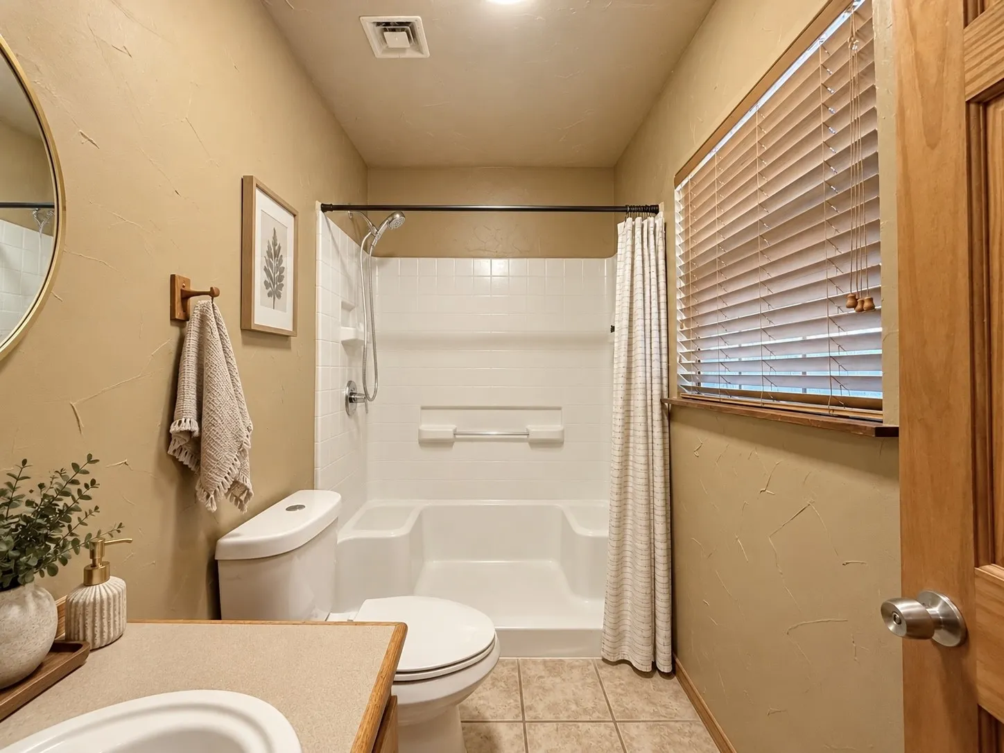 Single Family Residence For Sale in Hunt County , 1420 Arrowhead Drive, West Tawakoni, Texas 75474, 2 Bedroom, 2 Bathroom, Garage spaces, 1,200 Sqft, built in 2002, mls#21394892, Real Estate Agent in West Tawakoni, Homes For Sale in Hunt county, Homes For Sale in West Tawakoni, Realtor in West Tawakoni Texas, Real Estate Brokerage Independent Realty Texas, Luminita Cordes Realtor