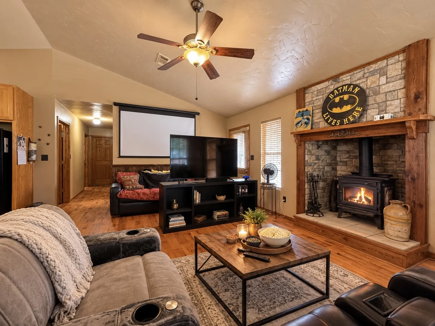 Single Family Residence For Sale in Hunt County , 1420 Arrowhead Drive, West Tawakoni, Texas 75474, 2 Bedroom, 2 Bathroom, Garage spaces, 1,200 Sqft, built in 2002, mls#21394892, Real Estate Agent in West Tawakoni, Homes For Sale in Hunt county, Homes For Sale in West Tawakoni, Realtor in West Tawakoni Texas, Real Estate Brokerage Independent Realty Texas, Luminita Cordes Realtor