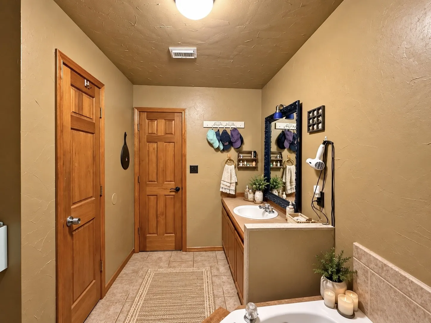 Single Family Residence For Sale in Hunt County , 1420 Arrowhead Drive, West Tawakoni, Texas 75474, 2 Bedroom, 2 Bathroom, Garage spaces, 1,200 Sqft, built in 2002, mls#21394892, Real Estate Agent in West Tawakoni, Homes For Sale in Hunt county, Homes For Sale in West Tawakoni, Realtor in West Tawakoni Texas, Real Estate Brokerage Independent Realty Texas, Luminita Cordes Realtor