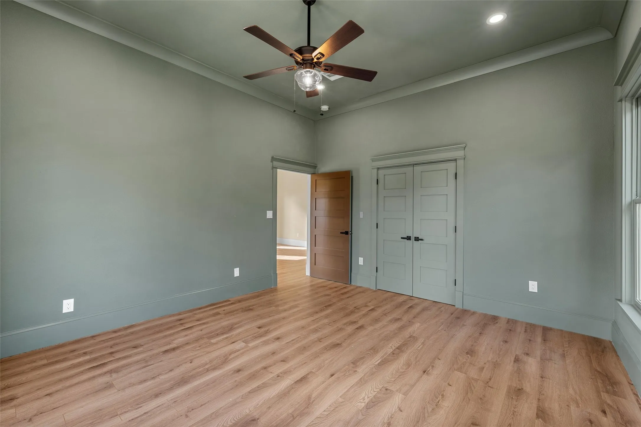 Single Family Residence For Sale in Mc Lennan County , 716 N 14th Street, Waco, Texas 76707, 5 Bedroom, 3 Bathroom, Garage spaces, 2,020 Sqft, built in 1930, mls#21394816, Real Estate Agent in Waco, Homes For Sale in Mc Lennan county, Homes For Sale in Waco, Realtor in Waco Texas, Real Estate Brokerage Independent Realty Texas, Luminita Cordes Realtor