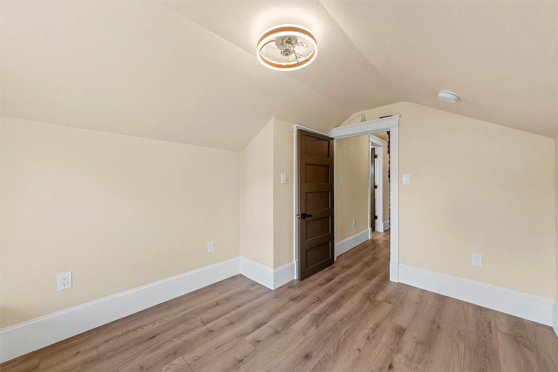 Single Family Residence For Sale in Mc Lennan County , 716 N 14th Street, Waco, Texas 76707, 5 Bedroom, 3 Bathroom, Garage spaces, 2,020 Sqft, built in 1930, mls#21394816, Real Estate Agent in Waco, Homes For Sale in Mc Lennan county, Homes For Sale in Waco, Realtor in Waco Texas, Real Estate Brokerage Independent Realty Texas, Luminita Cordes Realtor