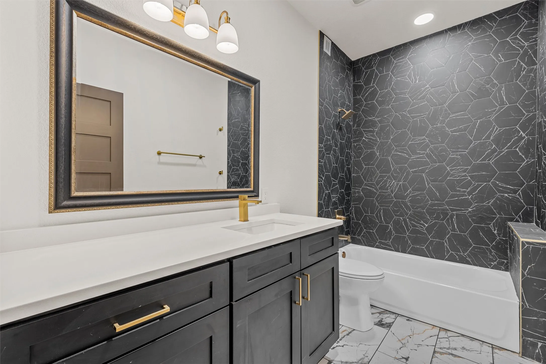 Single Family Residence For Sale in Mc Lennan County , 716 N 14th Street, Waco, Texas 76707, 5 Bedroom, 3 Bathroom, Garage spaces, 2,020 Sqft, built in 1930, mls#21394816, Real Estate Agent in Waco, Homes For Sale in Mc Lennan county, Homes For Sale in Waco, Realtor in Waco Texas, Real Estate Brokerage Independent Realty Texas, Luminita Cordes Realtor