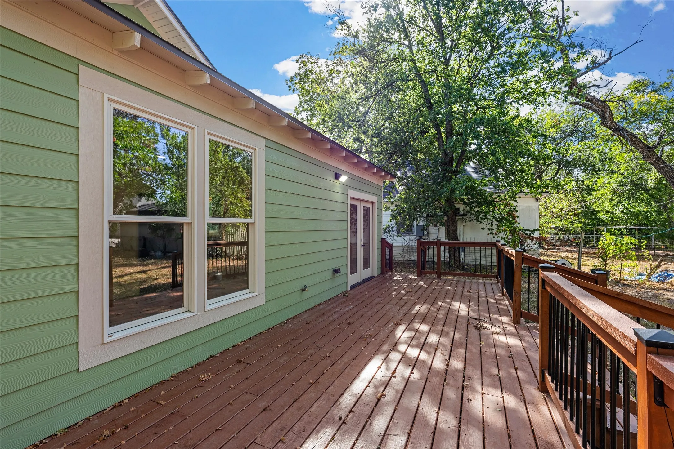 Single Family Residence For Sale in Mc Lennan County , 716 N 14th Street, Waco, Texas 76707, 5 Bedroom, 3 Bathroom, Garage spaces, 2,020 Sqft, built in 1930, mls#21394816, Real Estate Agent in Waco, Homes For Sale in Mc Lennan county, Homes For Sale in Waco, Realtor in Waco Texas, Real Estate Brokerage Independent Realty Texas, Luminita Cordes Realtor