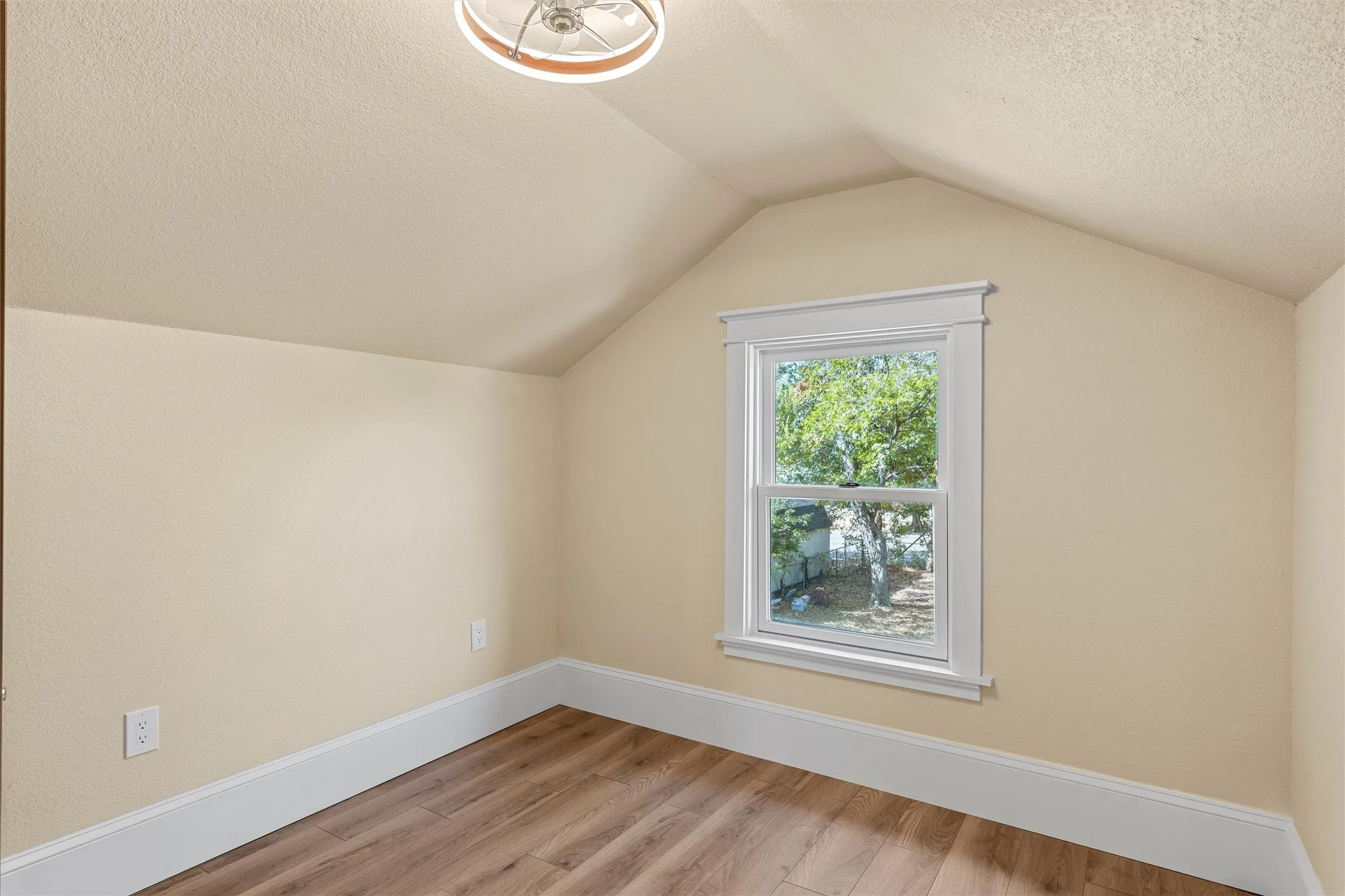 Single Family Residence For Sale in Mc Lennan County , 716 N 14th Street, Waco, Texas 76707, 5 Bedroom, 3 Bathroom, Garage spaces, 2,020 Sqft, built in 1930, mls#21394816, Real Estate Agent in Waco, Homes For Sale in Mc Lennan county, Homes For Sale in Waco, Realtor in Waco Texas, Real Estate Brokerage Independent Realty Texas, Luminita Cordes Realtor