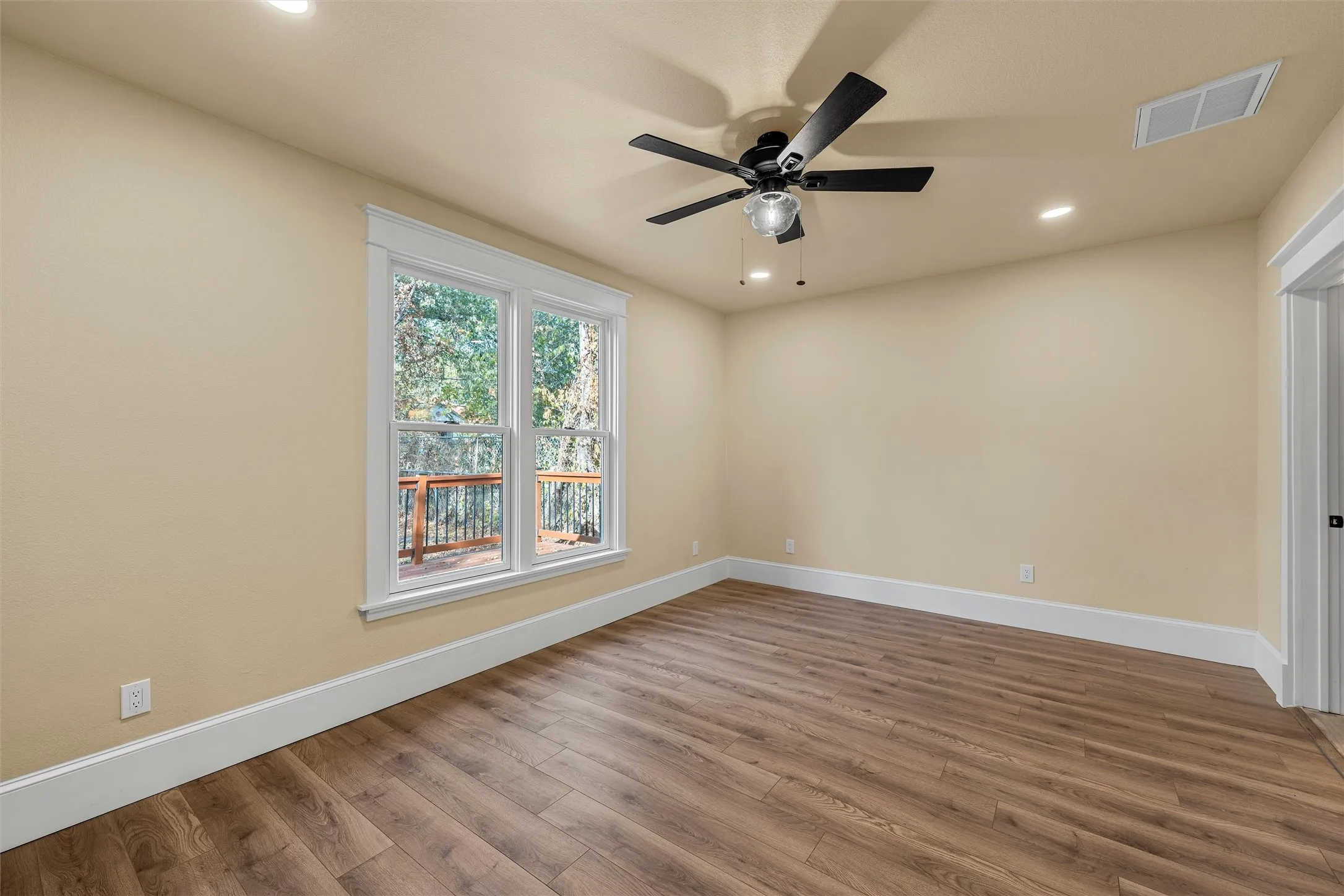 Single Family Residence For Sale in Mc Lennan County , 716 N 14th Street, Waco, Texas 76707, 5 Bedroom, 3 Bathroom, Garage spaces, 2,020 Sqft, built in 1930, mls#21394816, Real Estate Agent in Waco, Homes For Sale in Mc Lennan county, Homes For Sale in Waco, Realtor in Waco Texas, Real Estate Brokerage Independent Realty Texas, Luminita Cordes Realtor