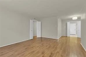Unfurnished living/dining