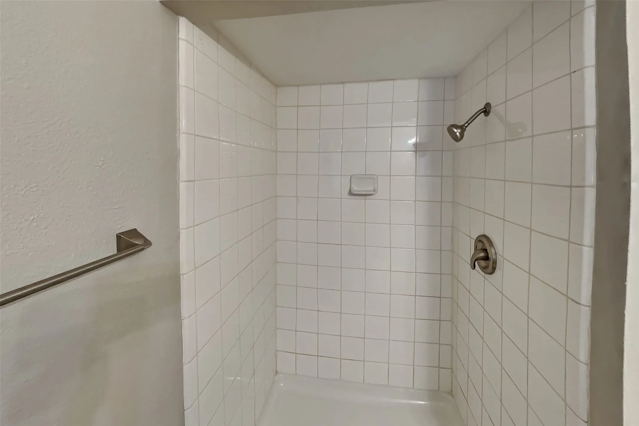 Single Family Residence For Rent in Collin County , 3905 Branch Hollow Drive, Plano, Texas 75023, 3 Bedroom, 2 Bathroom, 2 Garage spaces, 1,544 Sqft, built in 1974, mls#21395954, Real Estate Agent in Plano, Homes For Rent in Collin county, Homes For Rent in Plano, Realtor in Plano Texas, Real Estate Brokerage Independent Realty Texas, Luminita Cordes Realtor