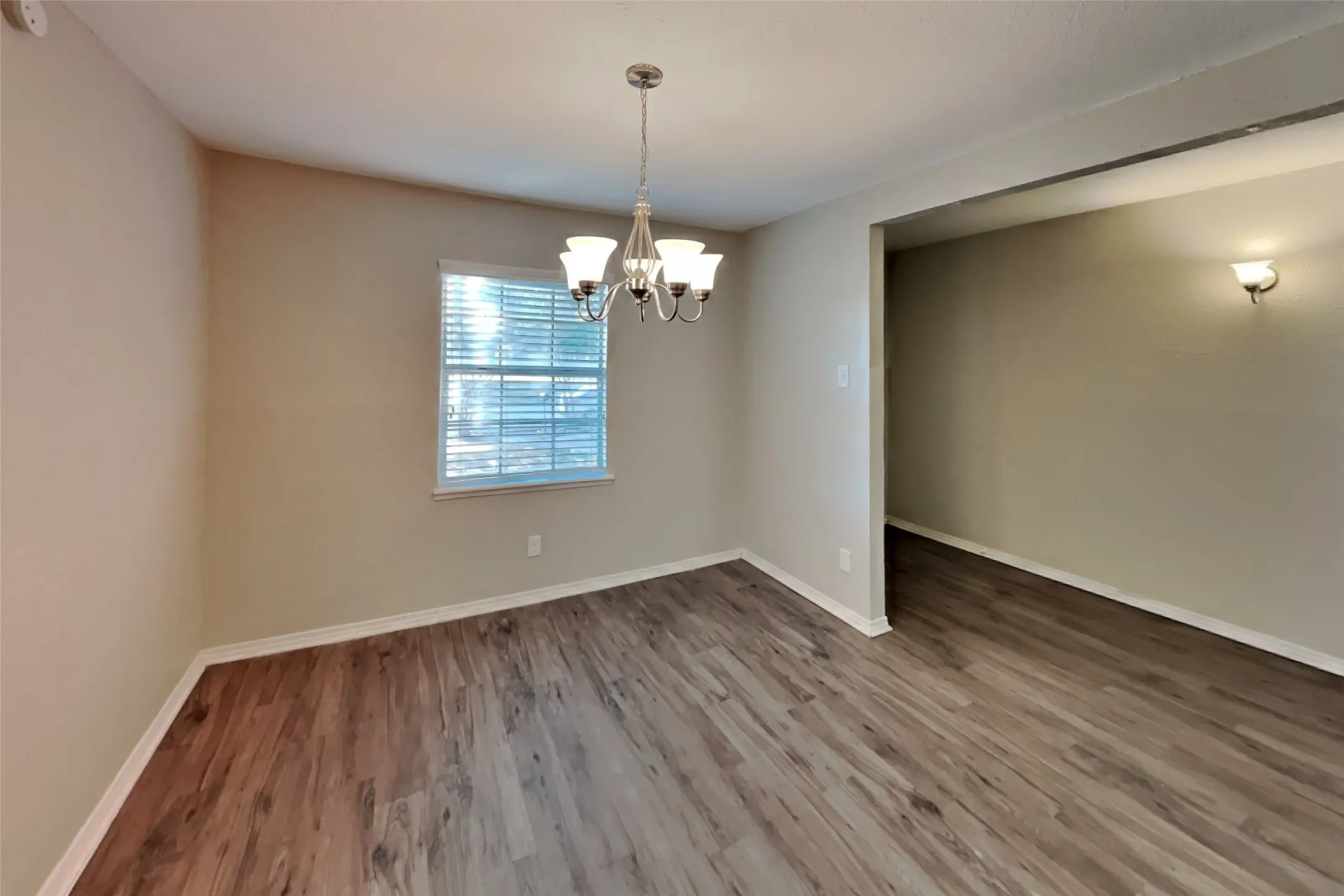 Single Family Residence For Rent in Collin County , 3905 Branch Hollow Drive, Plano, Texas 75023, 3 Bedroom, 2 Bathroom, 2 Garage spaces, 1,544 Sqft, built in 1974, mls#21395954, Real Estate Agent in Plano, Homes For Rent in Collin county, Homes For Rent in Plano, Realtor in Plano Texas, Real Estate Brokerage Independent Realty Texas, Luminita Cordes Realtor