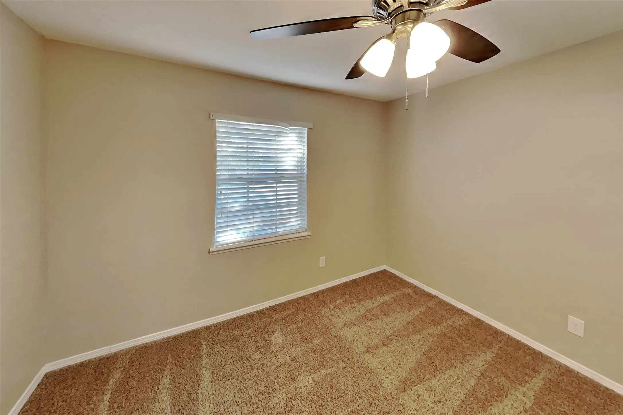 Single Family Residence For Rent in Collin County , 3905 Branch Hollow Drive, Plano, Texas 75023, 3 Bedroom, 2 Bathroom, 2 Garage spaces, 1,544 Sqft, built in 1974, mls#21395954, Real Estate Agent in Plano, Homes For Rent in Collin county, Homes For Rent in Plano, Realtor in Plano Texas, Real Estate Brokerage Independent Realty Texas, Luminita Cordes Realtor