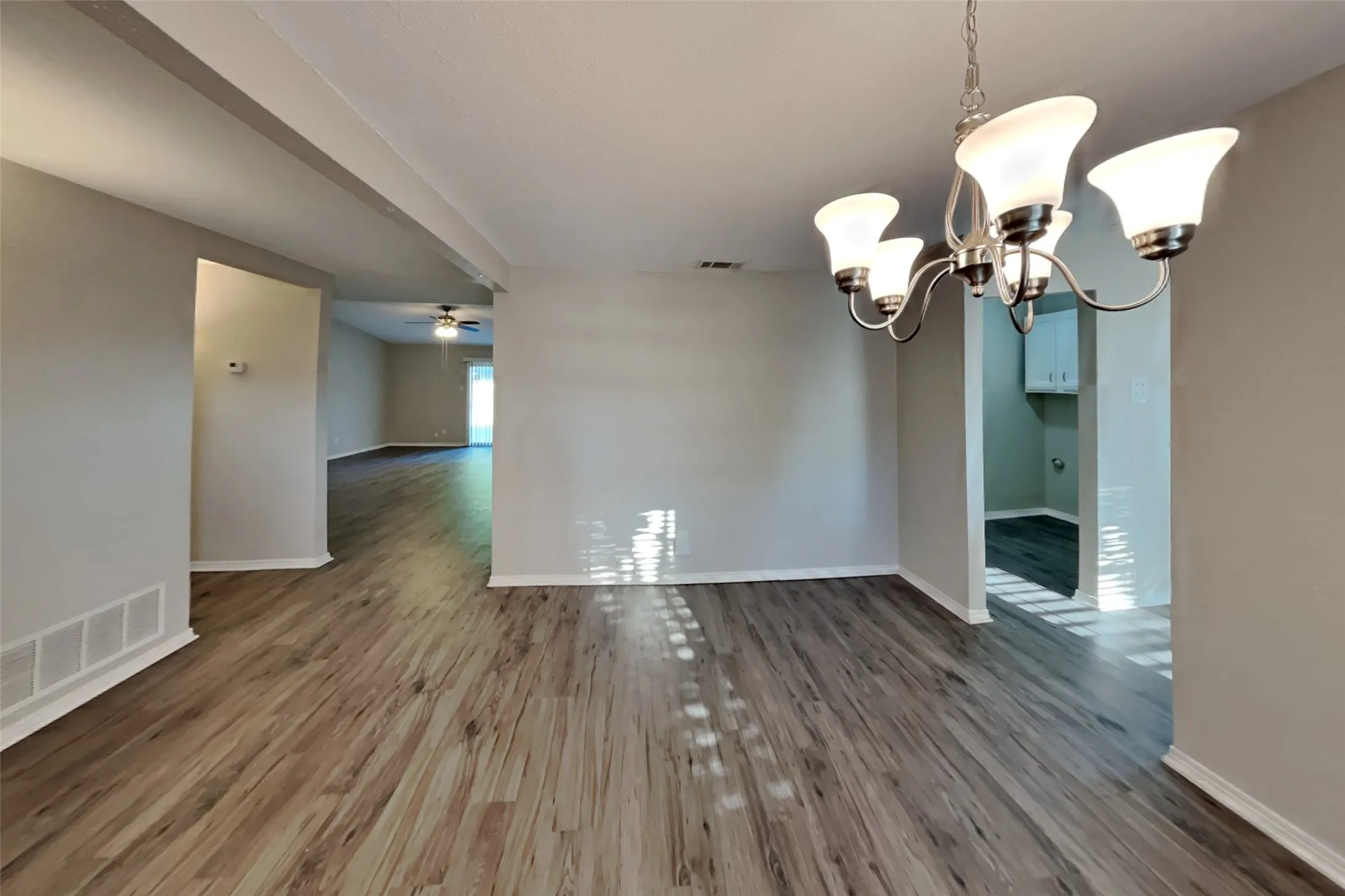 Single Family Residence For Rent in Collin County , 3905 Branch Hollow Drive, Plano, Texas 75023, 3 Bedroom, 2 Bathroom, 2 Garage spaces, 1,544 Sqft, built in 1974, mls#21395954, Real Estate Agent in Plano, Homes For Rent in Collin county, Homes For Rent in Plano, Realtor in Plano Texas, Real Estate Brokerage Independent Realty Texas, Luminita Cordes Realtor