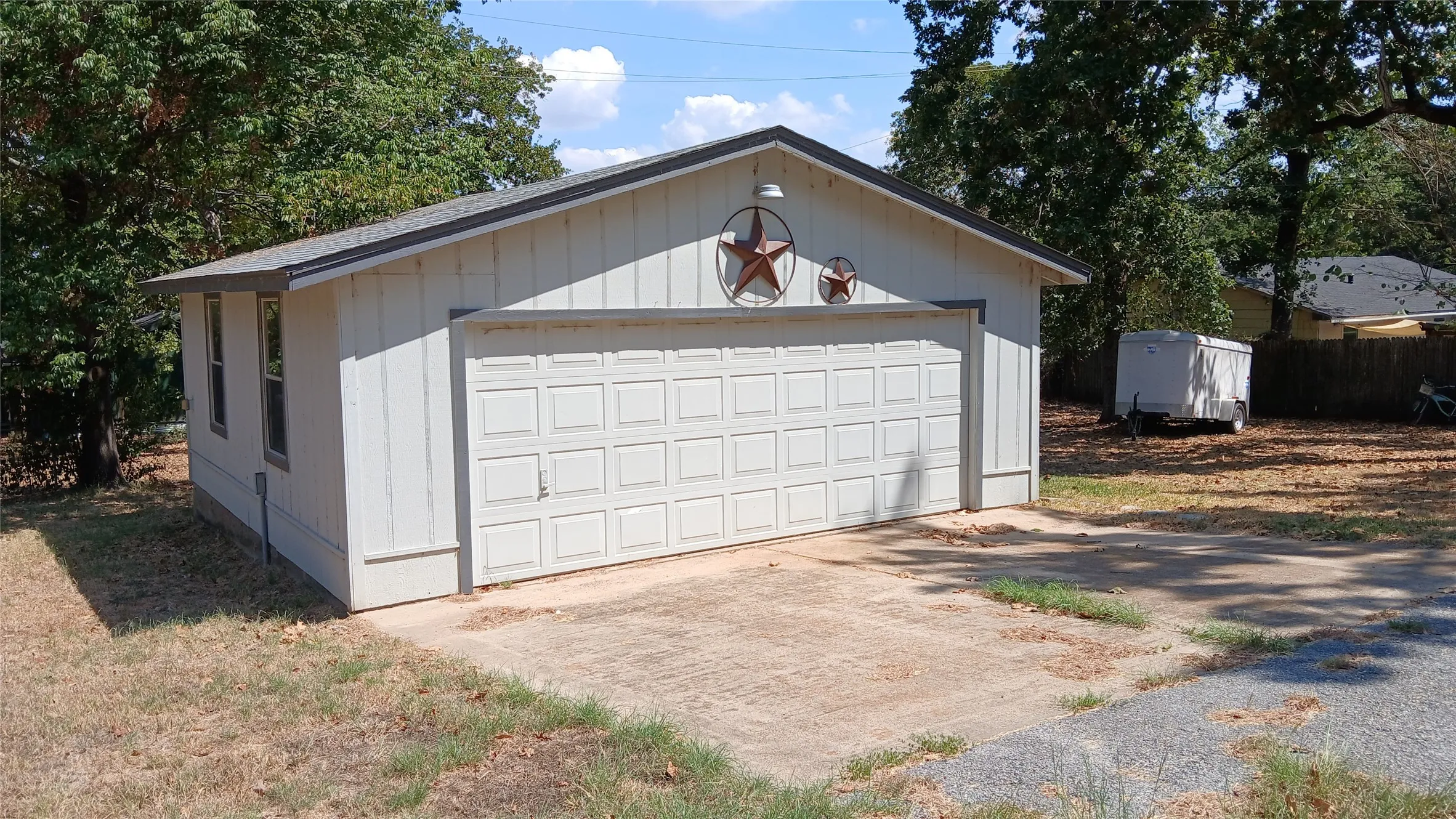 Single Family Residence For Rent in Henderson County , 630 CEDARCREST Drive, Tool, Texas 75143, 3 Bedroom, 2 Bathroom, 2 Garage spaces, 1,553 Sqft, built in 1986, mls#21395965, Real Estate Agent in Tool, Homes For Rent in Henderson county, Homes For Rent in Tool, Realtor in Tool Texas, Real Estate Brokerage Independent Realty Texas, Luminita Cordes Realtor