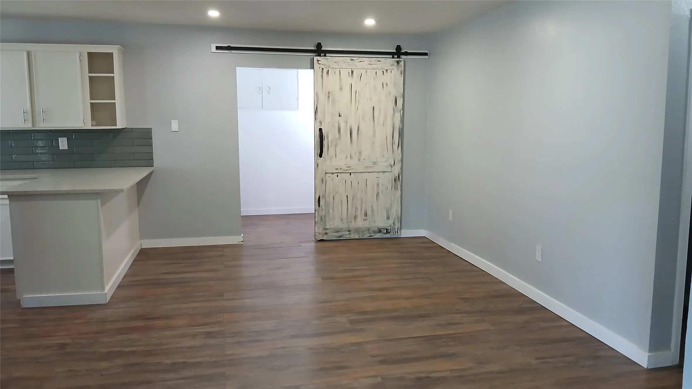 Single Family Residence For Rent in Henderson County , 630 CEDARCREST Drive, Tool, Texas 75143, 3 Bedroom, 2 Bathroom, 2 Garage spaces, 1,553 Sqft, built in 1986, mls#21395965, Real Estate Agent in Tool, Homes For Rent in Henderson county, Homes For Rent in Tool, Realtor in Tool Texas, Real Estate Brokerage Independent Realty Texas, Luminita Cordes Realtor