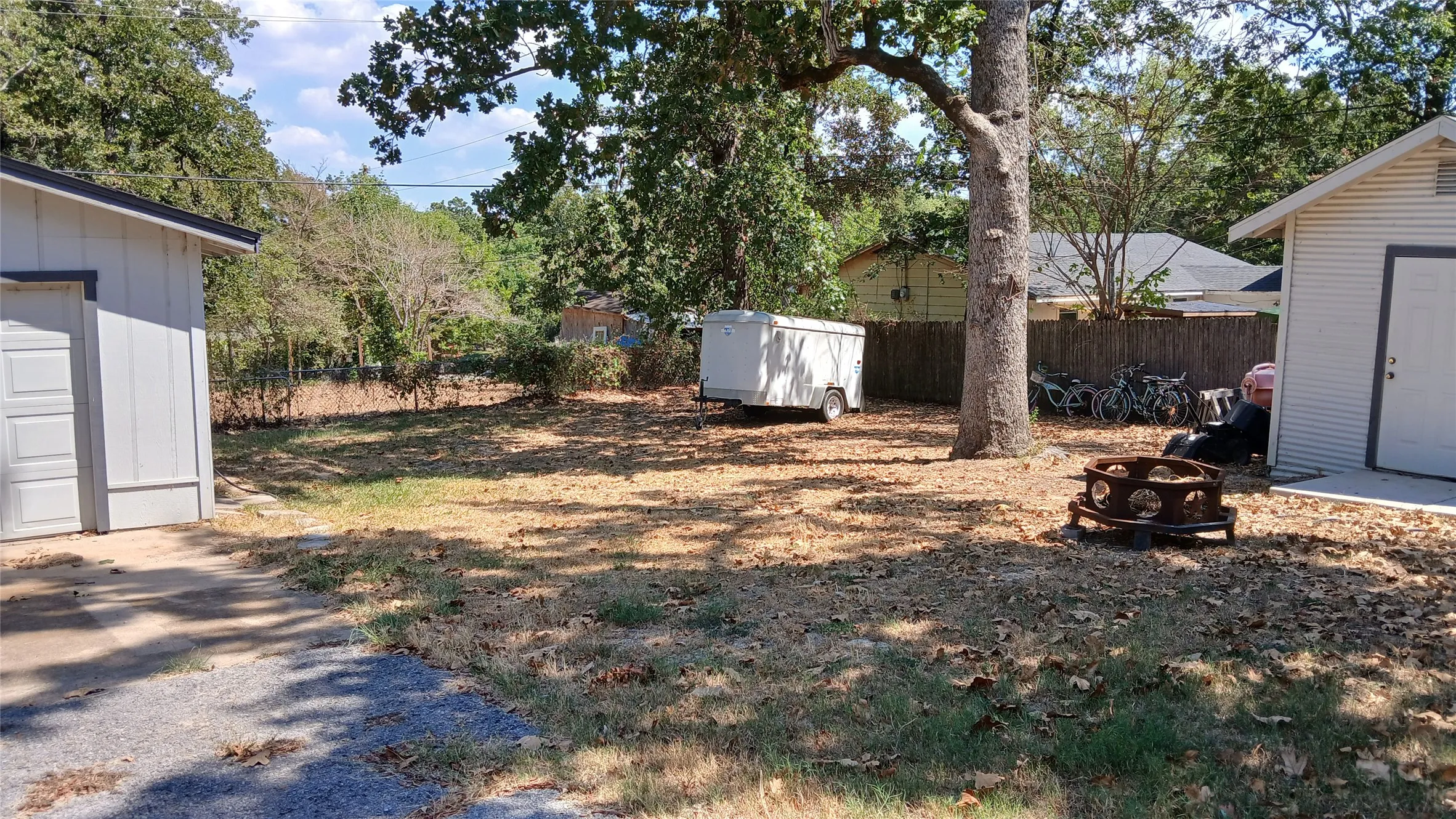 Single Family Residence For Rent in Henderson County , 630 CEDARCREST Drive, Tool, Texas 75143, 3 Bedroom, 2 Bathroom, 2 Garage spaces, 1,553 Sqft, built in 1986, mls#21395965, Real Estate Agent in Tool, Homes For Rent in Henderson county, Homes For Rent in Tool, Realtor in Tool Texas, Real Estate Brokerage Independent Realty Texas, Luminita Cordes Realtor