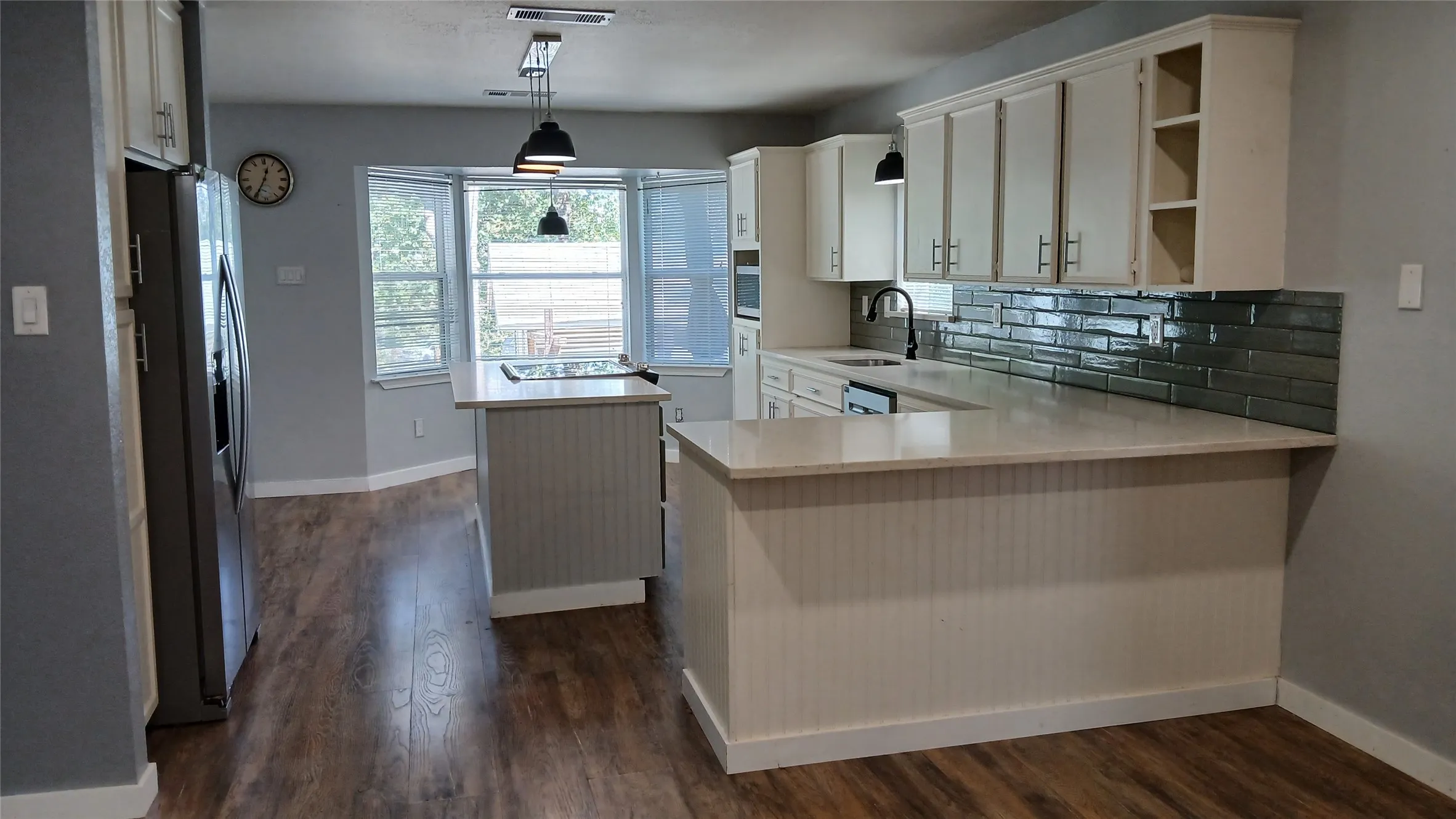 Single Family Residence For Rent in Henderson County , 630 CEDARCREST Drive, Tool, Texas 75143, 3 Bedroom, 2 Bathroom, 2 Garage spaces, 1,553 Sqft, built in 1986, mls#21395965, Real Estate Agent in Tool, Homes For Rent in Henderson county, Homes For Rent in Tool, Realtor in Tool Texas, Real Estate Brokerage Independent Realty Texas, Luminita Cordes Realtor