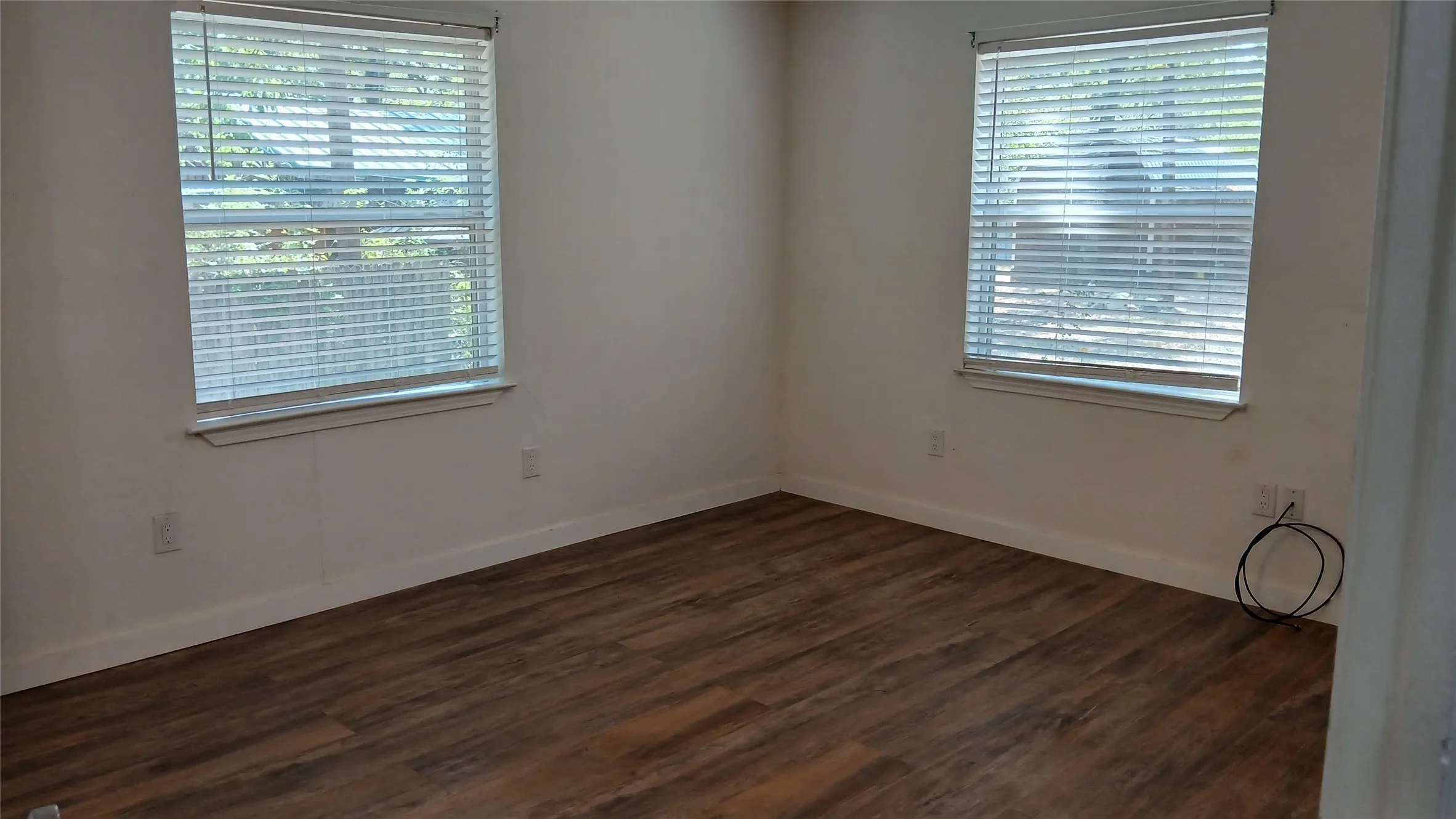 Single Family Residence For Rent in Henderson County , 630 CEDARCREST Drive, Tool, Texas 75143, 3 Bedroom, 2 Bathroom, 2 Garage spaces, 1,553 Sqft, built in 1986, mls#21395965, Real Estate Agent in Tool, Homes For Rent in Henderson county, Homes For Rent in Tool, Realtor in Tool Texas, Real Estate Brokerage Independent Realty Texas, Luminita Cordes Realtor