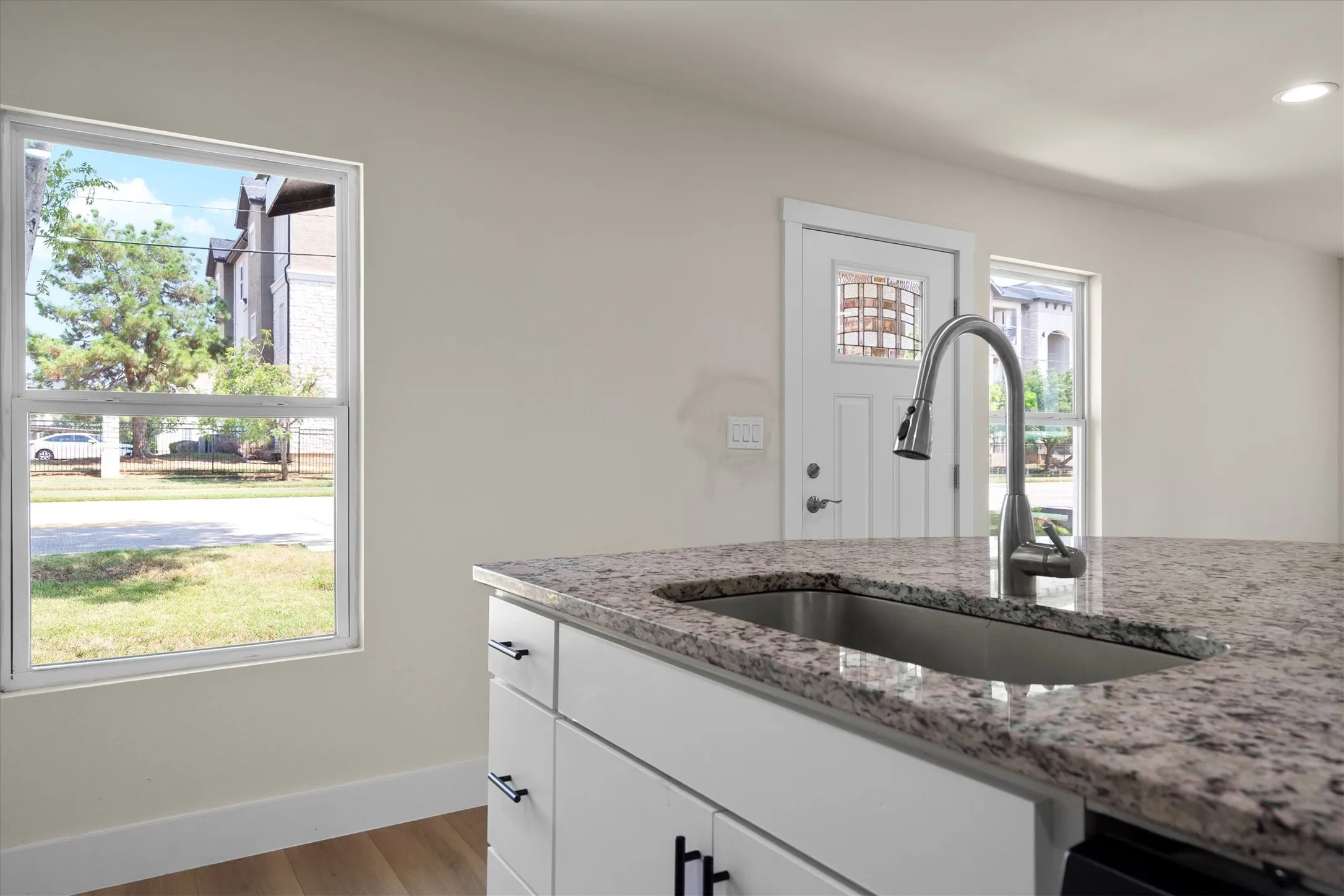 Single Family Residence For Rent in Denton County , 112 Inman Street, Denton, Texas 76205, 3 Bedroom, 2 Bathroom, Garage spaces, 1,520 Sqft, built in 1950, mls#21395628, Real Estate Agent in Denton, Homes For Rent in Denton county, Homes For Rent in Denton, Realtor in Denton Texas, Real Estate Brokerage Independent Realty Texas, Luminita Cordes Realtor