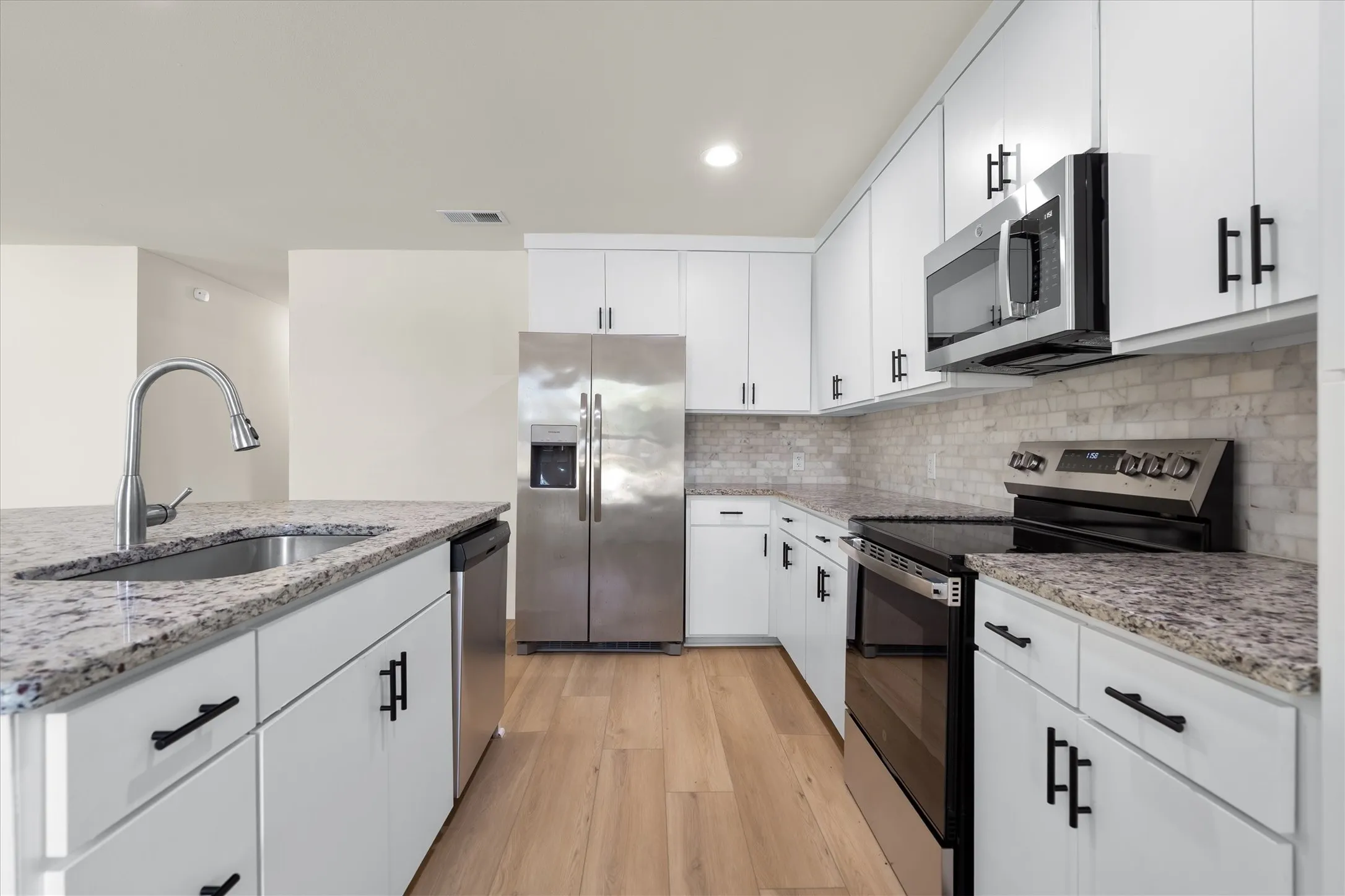 Single Family Residence For Rent in Denton County , 112 Inman Street, Denton, Texas 76205, 3 Bedroom, 2 Bathroom, Garage spaces, 1,520 Sqft, built in 1950, mls#21395628, Real Estate Agent in Denton, Homes For Rent in Denton county, Homes For Rent in Denton, Realtor in Denton Texas, Real Estate Brokerage Independent Realty Texas, Luminita Cordes Realtor