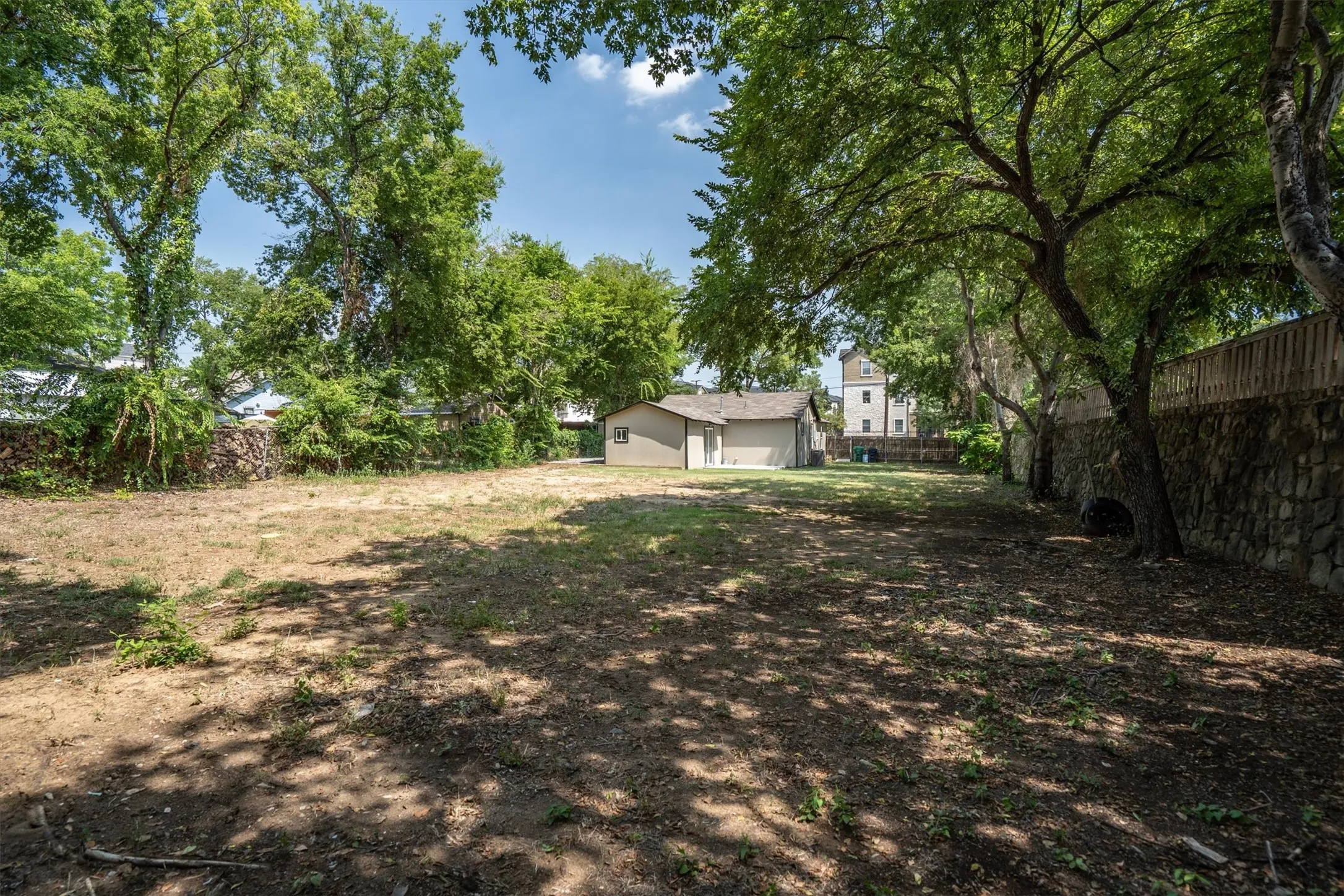 Single Family Residence For Rent in Denton County , 112 Inman Street, Denton, Texas 76205, 3 Bedroom, 2 Bathroom, Garage spaces, 1,520 Sqft, built in 1950, mls#21395628, Real Estate Agent in Denton, Homes For Rent in Denton county, Homes For Rent in Denton, Realtor in Denton Texas, Real Estate Brokerage Independent Realty Texas, Luminita Cordes Realtor