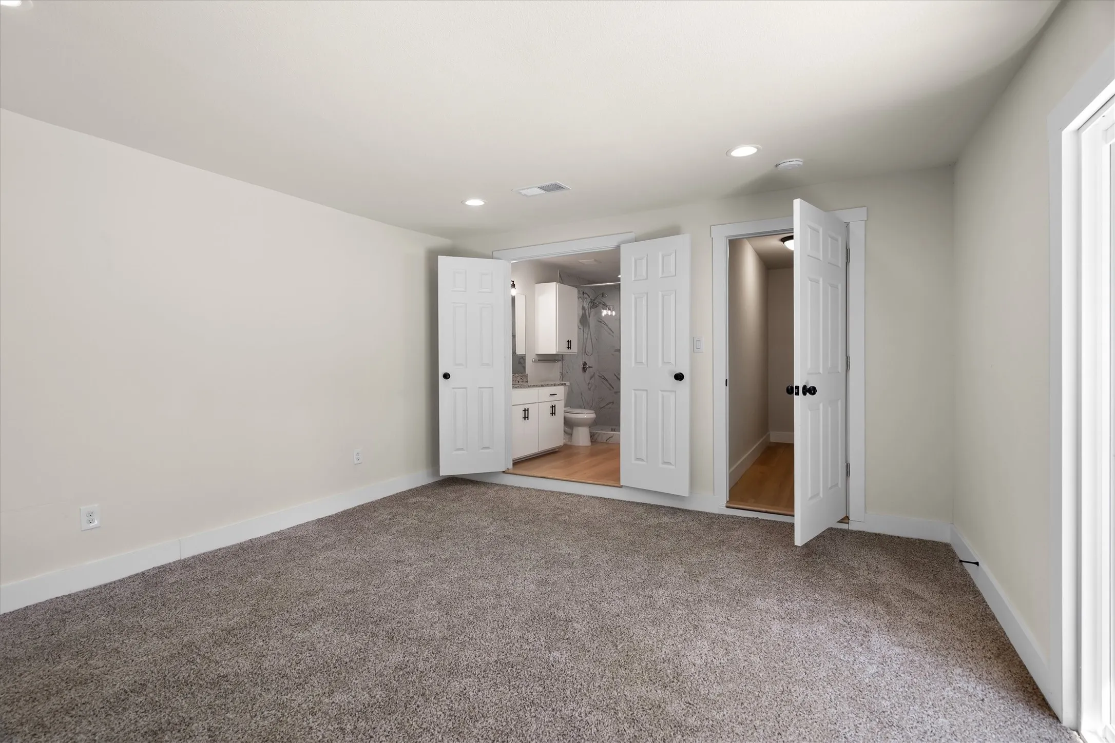 Single Family Residence For Rent in Denton County , 112 Inman Street, Denton, Texas 76205, 3 Bedroom, 2 Bathroom, Garage spaces, 1,520 Sqft, built in 1950, mls#21395628, Real Estate Agent in Denton, Homes For Rent in Denton county, Homes For Rent in Denton, Realtor in Denton Texas, Real Estate Brokerage Independent Realty Texas, Luminita Cordes Realtor