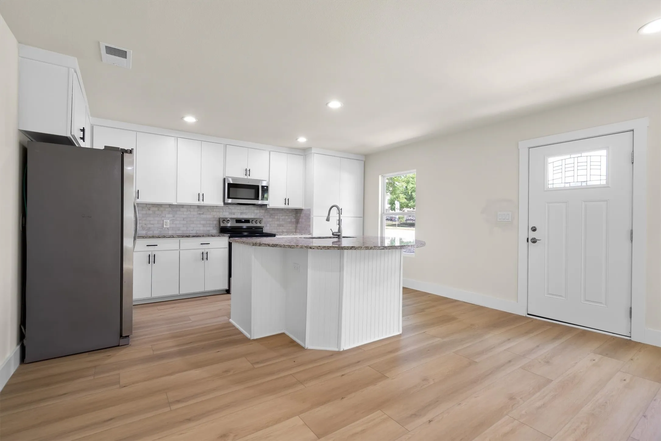 Single Family Residence For Rent in Denton County , 112 Inman Street, Denton, Texas 76205, 3 Bedroom, 2 Bathroom, Garage spaces, 1,520 Sqft, built in 1950, mls#21395628, Real Estate Agent in Denton, Homes For Rent in Denton county, Homes For Rent in Denton, Realtor in Denton Texas, Real Estate Brokerage Independent Realty Texas, Luminita Cordes Realtor