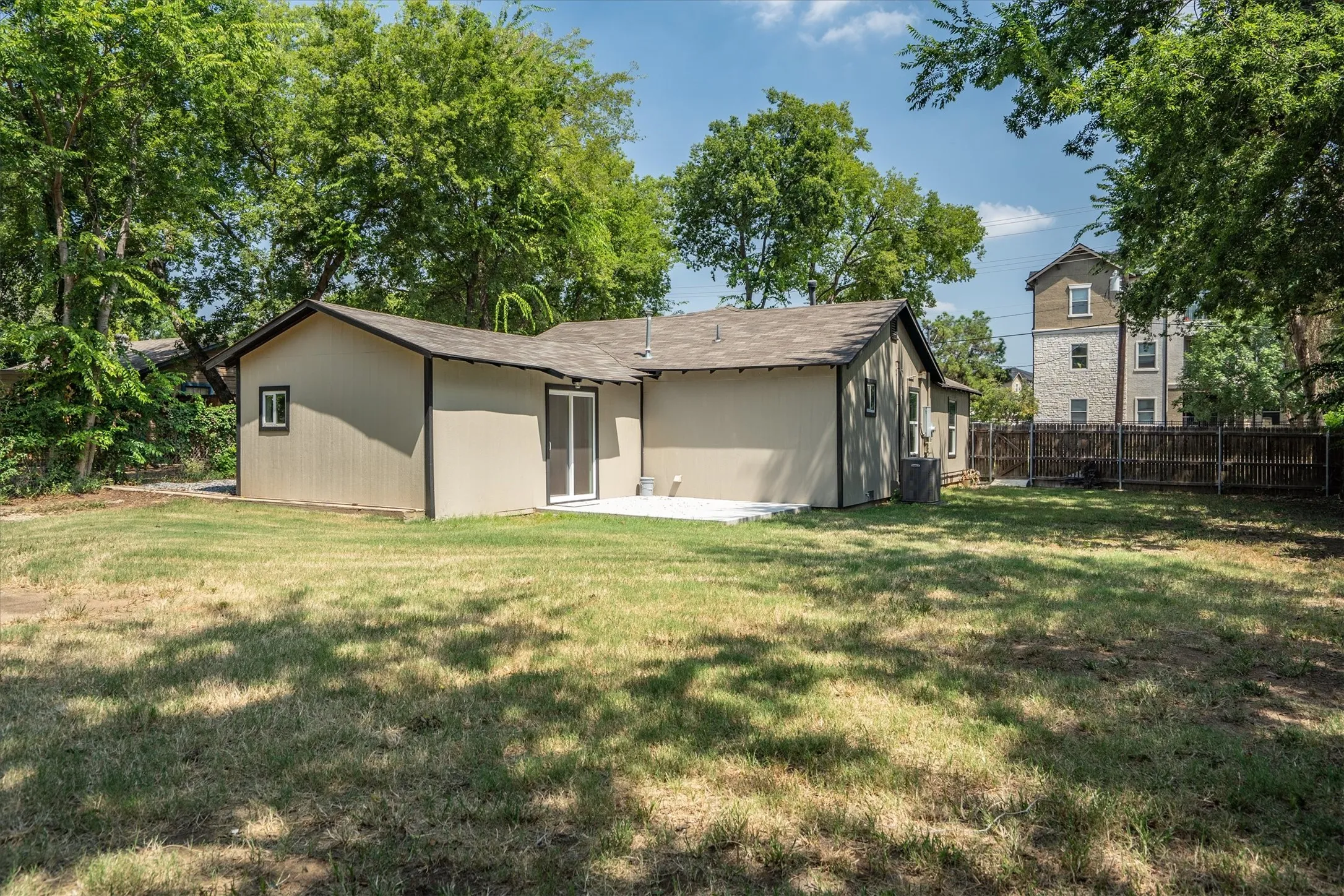 Single Family Residence For Rent in Denton County , 112 Inman Street, Denton, Texas 76205, 3 Bedroom, 2 Bathroom, Garage spaces, 1,520 Sqft, built in 1950, mls#21395628, Real Estate Agent in Denton, Homes For Rent in Denton county, Homes For Rent in Denton, Realtor in Denton Texas, Real Estate Brokerage Independent Realty Texas, Luminita Cordes Realtor