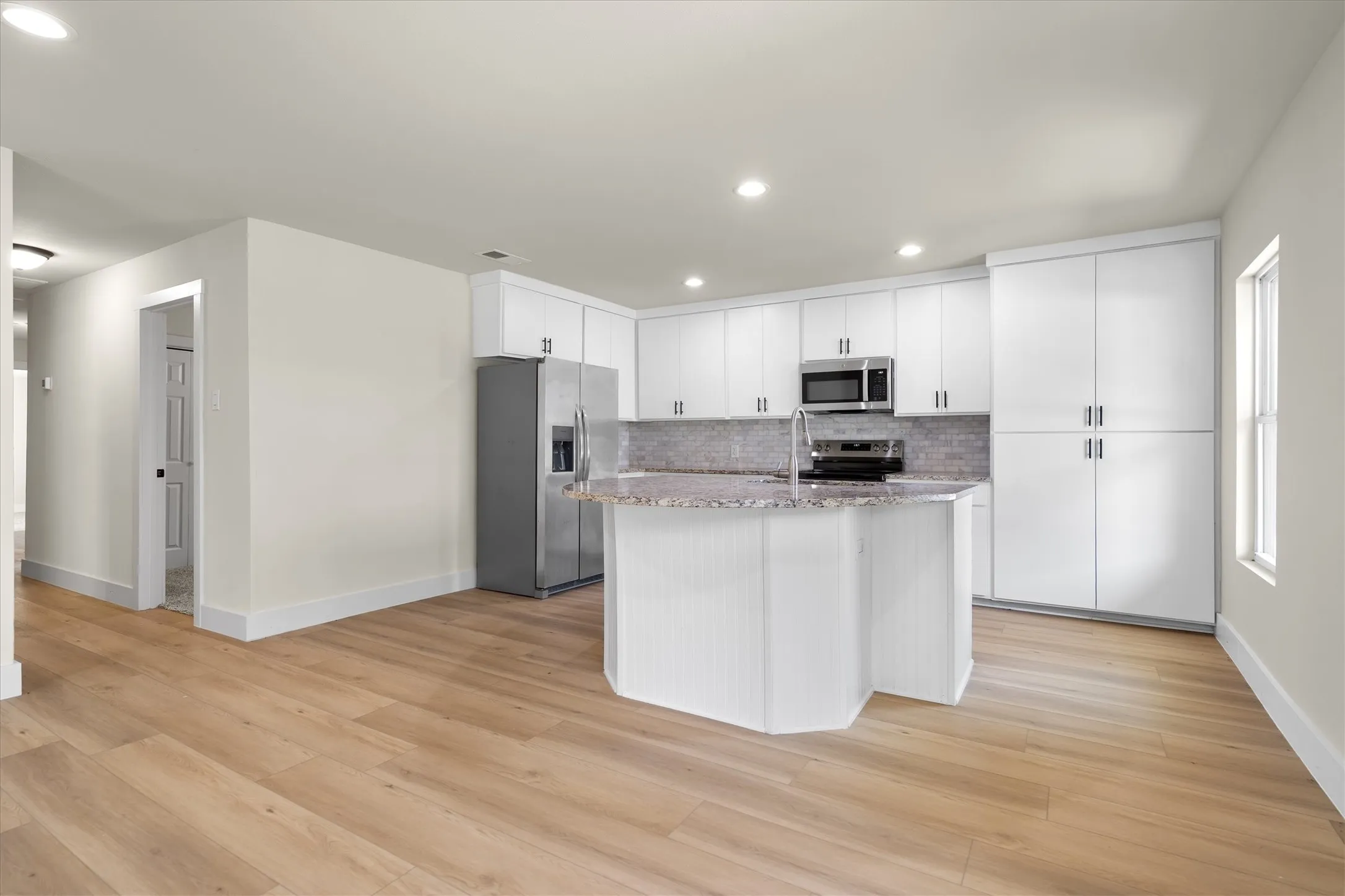Single Family Residence For Rent in Denton County , 112 Inman Street, Denton, Texas 76205, 3 Bedroom, 2 Bathroom, Garage spaces, 1,520 Sqft, built in 1950, mls#21395628, Real Estate Agent in Denton, Homes For Rent in Denton county, Homes For Rent in Denton, Realtor in Denton Texas, Real Estate Brokerage Independent Realty Texas, Luminita Cordes Realtor