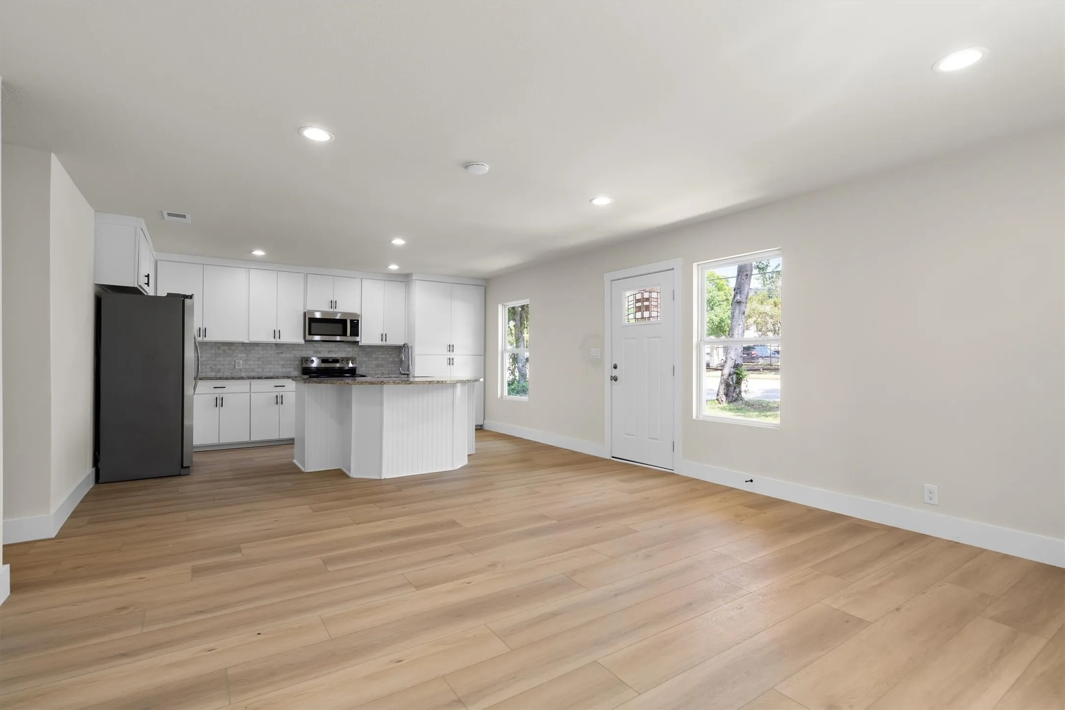 Single Family Residence For Rent in Denton County , 112 Inman Street, Denton, Texas 76205, 3 Bedroom, 2 Bathroom, Garage spaces, 1,520 Sqft, built in 1950, mls#21395628, Real Estate Agent in Denton, Homes For Rent in Denton county, Homes For Rent in Denton, Realtor in Denton Texas, Real Estate Brokerage Independent Realty Texas, Luminita Cordes Realtor