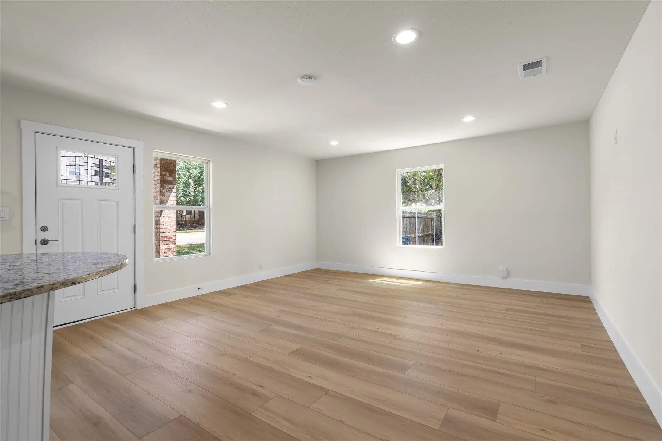 Single Family Residence For Rent in Denton County , 112 Inman Street, Denton, Texas 76205, 3 Bedroom, 2 Bathroom, Garage spaces, 1,520 Sqft, built in 1950, mls#21395628, Real Estate Agent in Denton, Homes For Rent in Denton county, Homes For Rent in Denton, Realtor in Denton Texas, Real Estate Brokerage Independent Realty Texas, Luminita Cordes Realtor