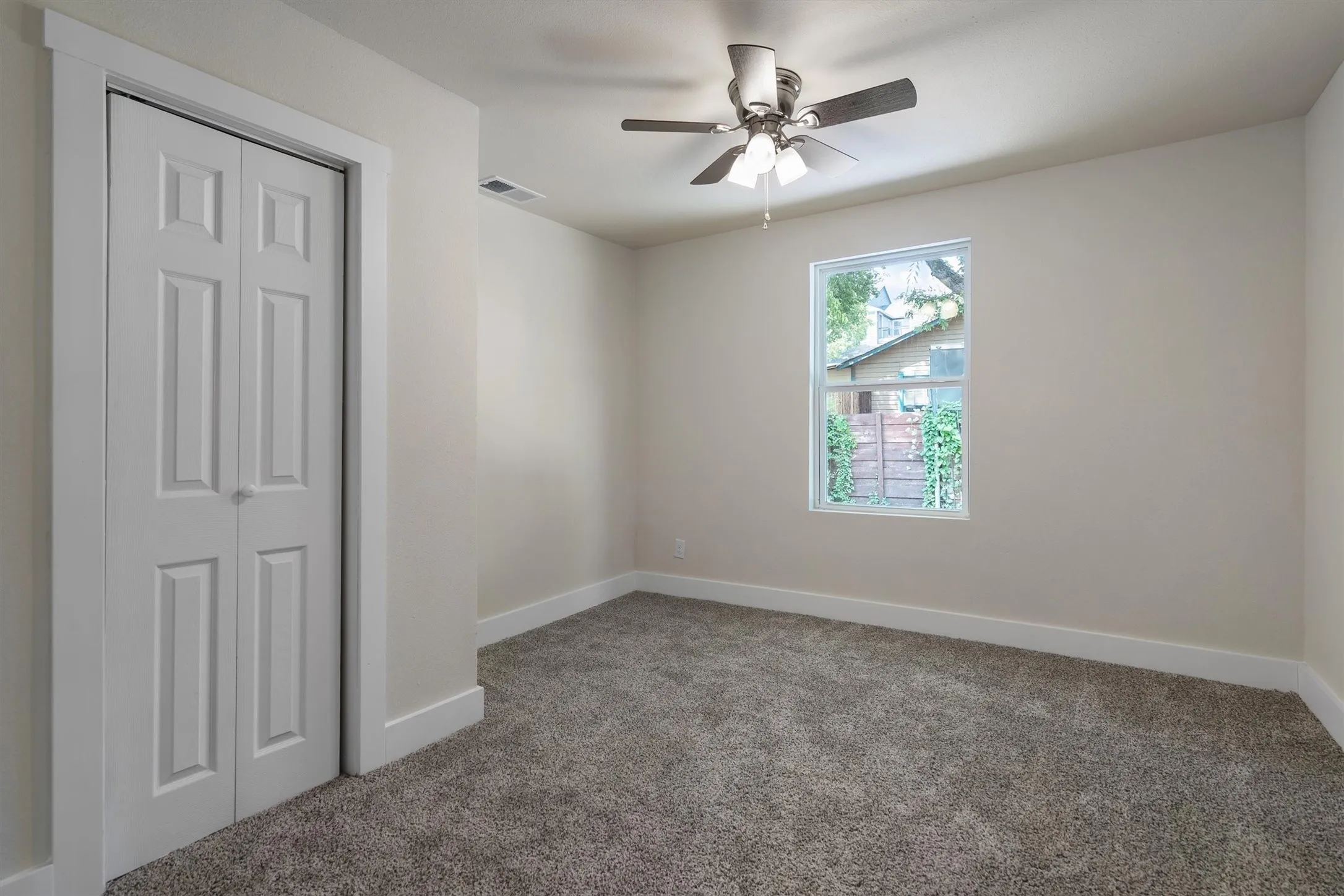 Single Family Residence For Rent in Denton County , 112 Inman Street, Denton, Texas 76205, 3 Bedroom, 2 Bathroom, Garage spaces, 1,520 Sqft, built in 1950, mls#21395628, Real Estate Agent in Denton, Homes For Rent in Denton county, Homes For Rent in Denton, Realtor in Denton Texas, Real Estate Brokerage Independent Realty Texas, Luminita Cordes Realtor