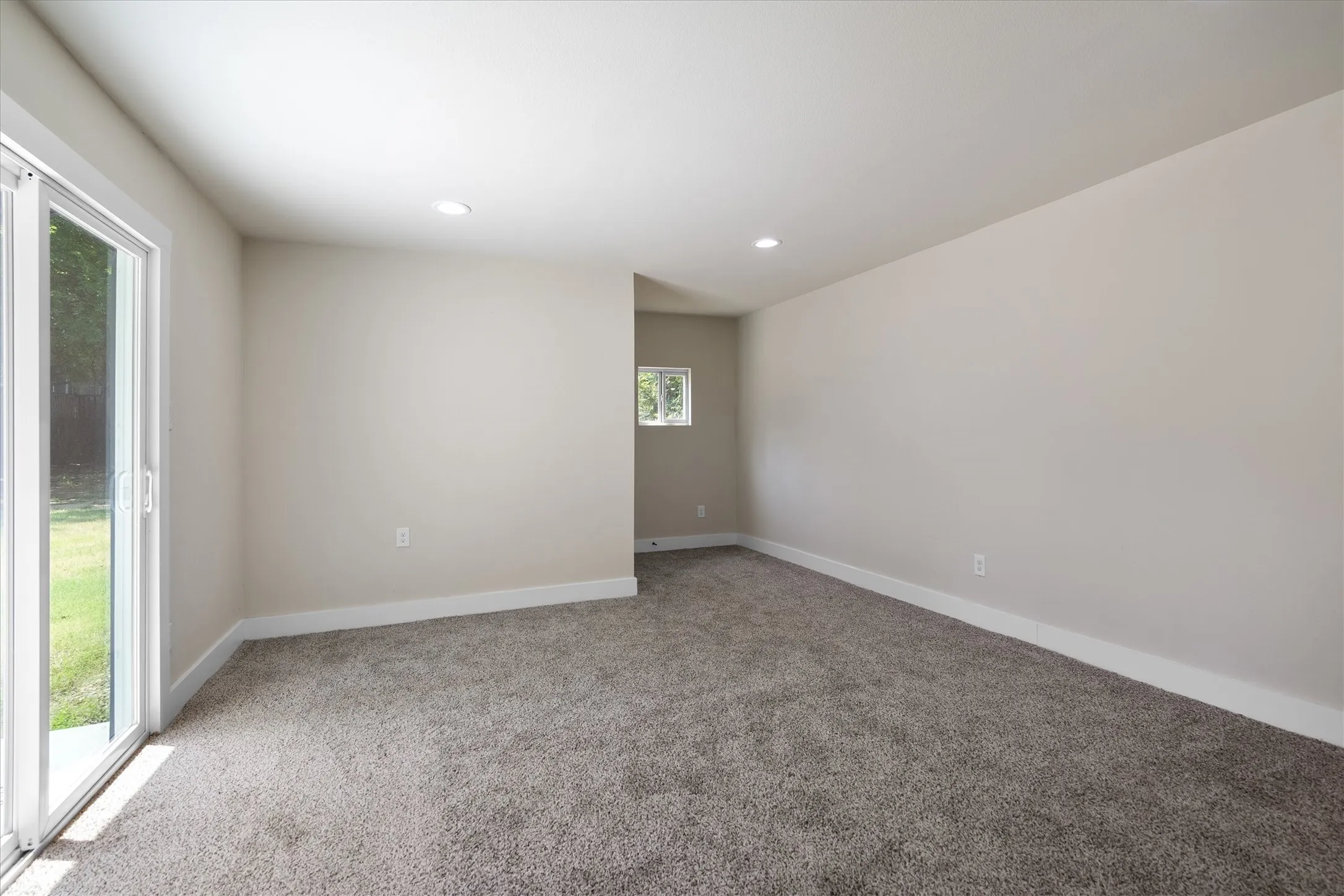 Single Family Residence For Rent in Denton County , 112 Inman Street, Denton, Texas 76205, 3 Bedroom, 2 Bathroom, Garage spaces, 1,520 Sqft, built in 1950, mls#21395628, Real Estate Agent in Denton, Homes For Rent in Denton county, Homes For Rent in Denton, Realtor in Denton Texas, Real Estate Brokerage Independent Realty Texas, Luminita Cordes Realtor