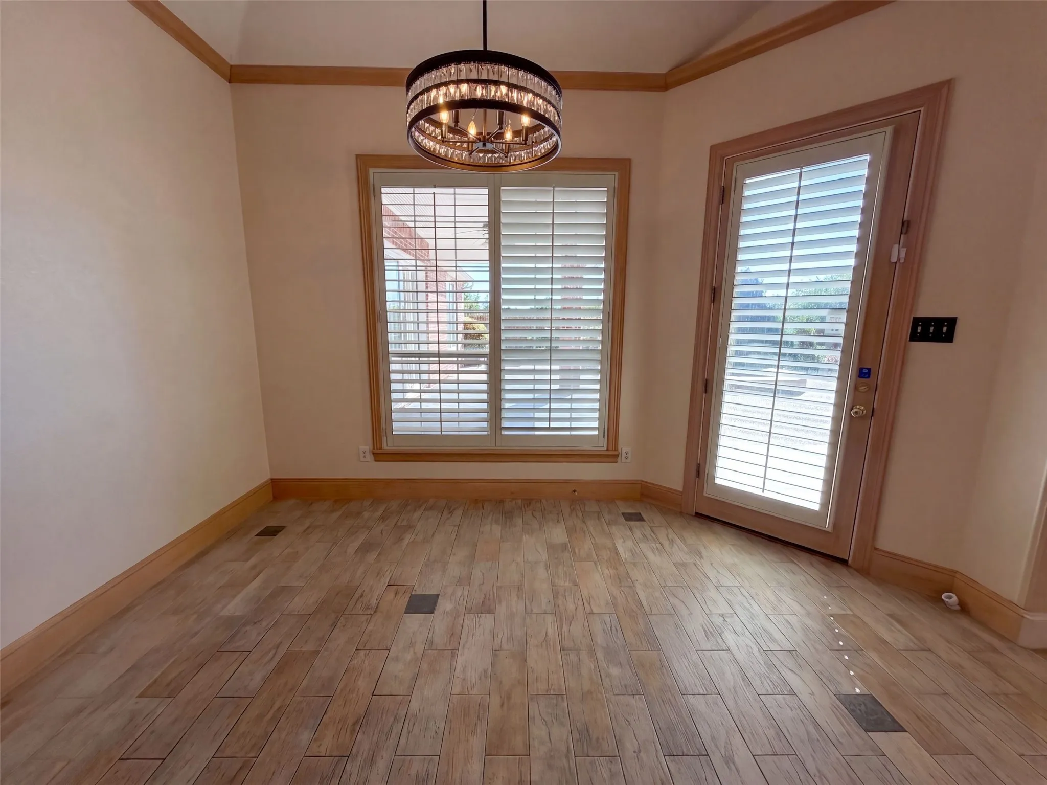 Single Family Residence For Sale in Ellis County , 619 Edgewood Lane, Ovilla, Texas 75154, 5 Bedroom, 4 Bathroom, 3 Garage spaces, 4,225 Sqft, built in 1997, mls#21395966, Real Estate Agent in Ovilla, Homes For Sale in Ellis county, Homes For Sale in Ovilla, Realtor in Ovilla Texas, Real Estate Brokerage Independent Realty Texas, Luminita Cordes Realtor