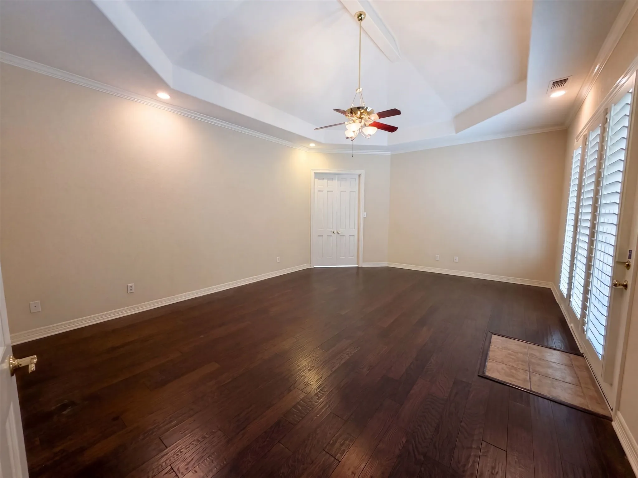 Single Family Residence For Sale in Ellis County , 619 Edgewood Lane, Ovilla, Texas 75154, 5 Bedroom, 4 Bathroom, 3 Garage spaces, 4,225 Sqft, built in 1997, mls#21395966, Real Estate Agent in Ovilla, Homes For Sale in Ellis county, Homes For Sale in Ovilla, Realtor in Ovilla Texas, Real Estate Brokerage Independent Realty Texas, Luminita Cordes Realtor